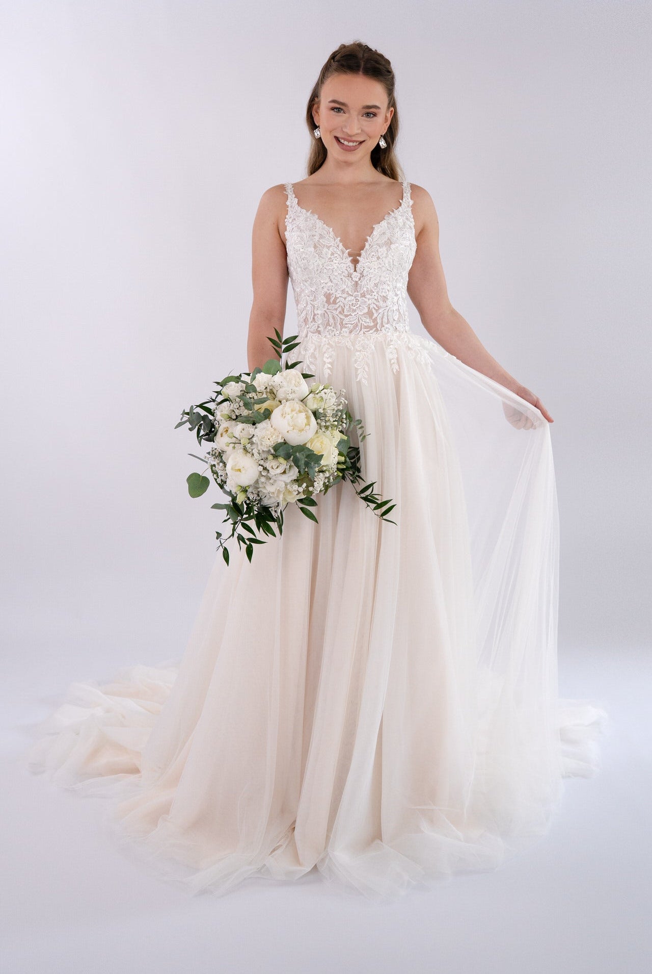 bridalicious - Hochzeitskleider ab 799€ - individuelle Veränderung ab Werk möglich.