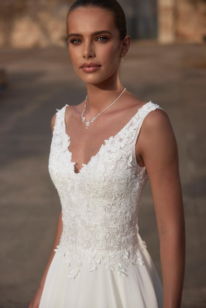 li - 1BE - 033 - bridalicious Brautkleider Hochzeitskleider Brautmoden Bremen Wiesbaden