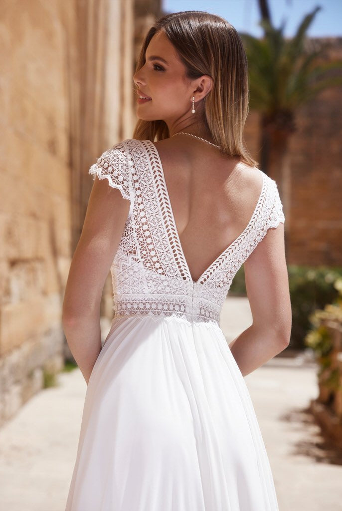 li - 1BE - 028 - bridalicious Brautkleider Hochzeitskleider Brautmoden Bremen Wiesbaden