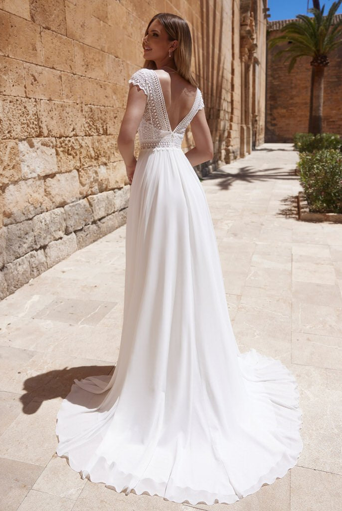 li - 1BE - 028 - bridalicious Brautkleider Hochzeitskleider Brautmoden Bremen Wiesbaden