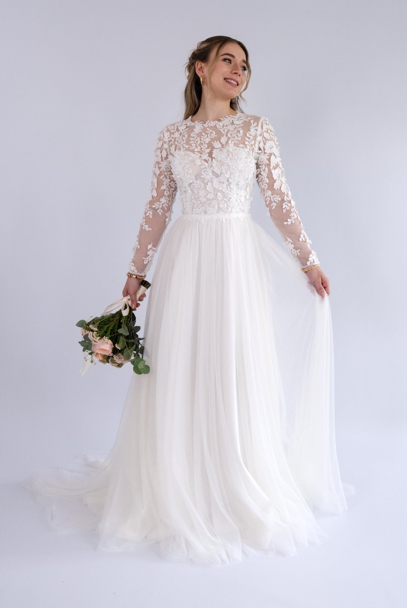 li - 1BE - 002 - bridalicious Brautkleider Hochzeitskleider Brautmoden Bremen Wiesbaden