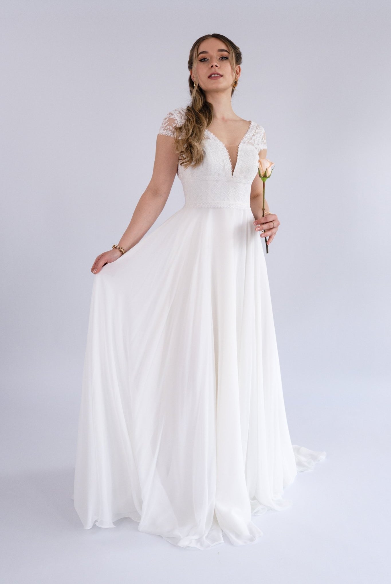 li - 1BE - 003 - bridalicious Brautkleider Hochzeitskleider Brautmoden Bremen Wiesbaden