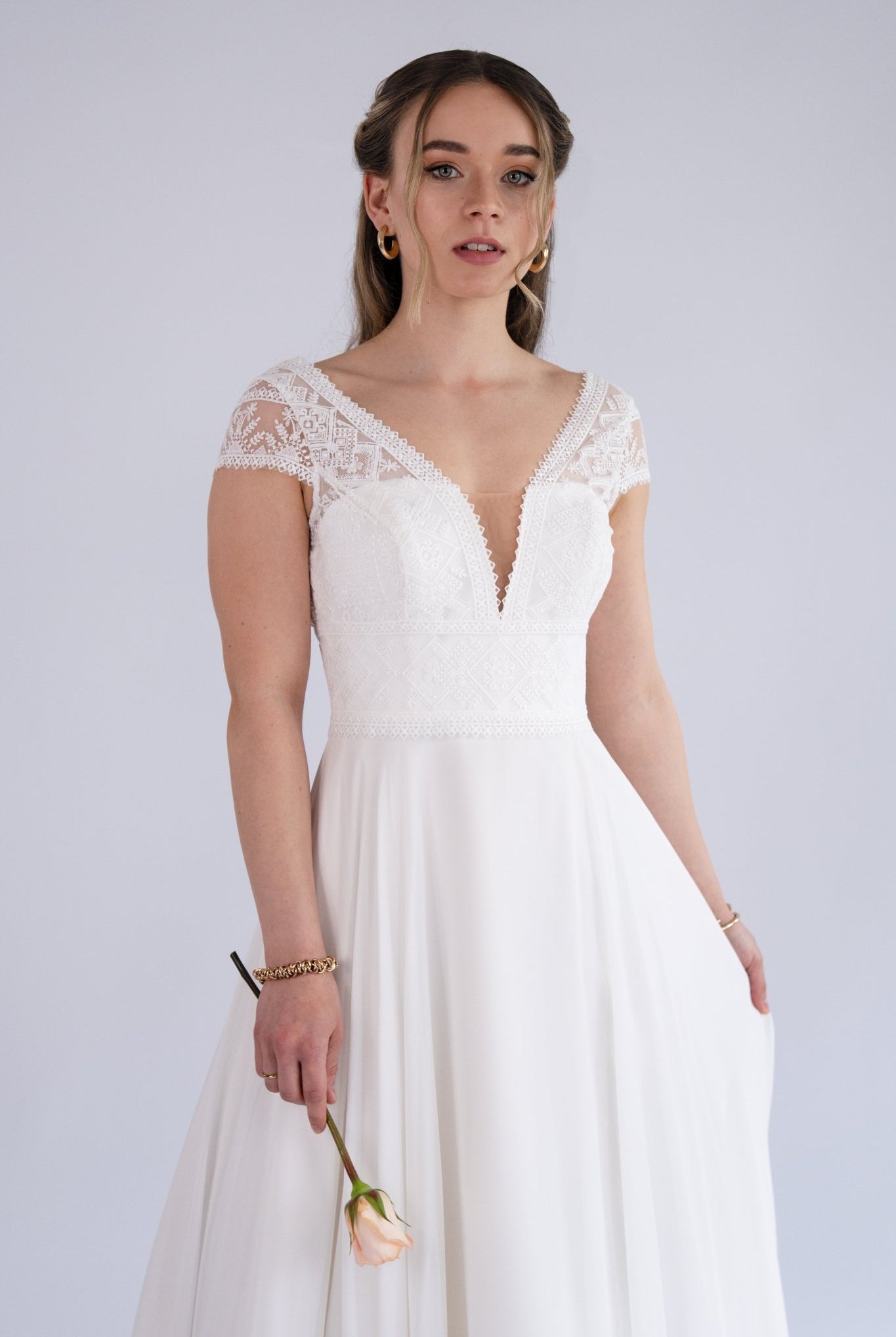 li - 1BE - 003 - bridalicious Brautkleider Hochzeitskleider Brautmoden Bremen Wiesbaden