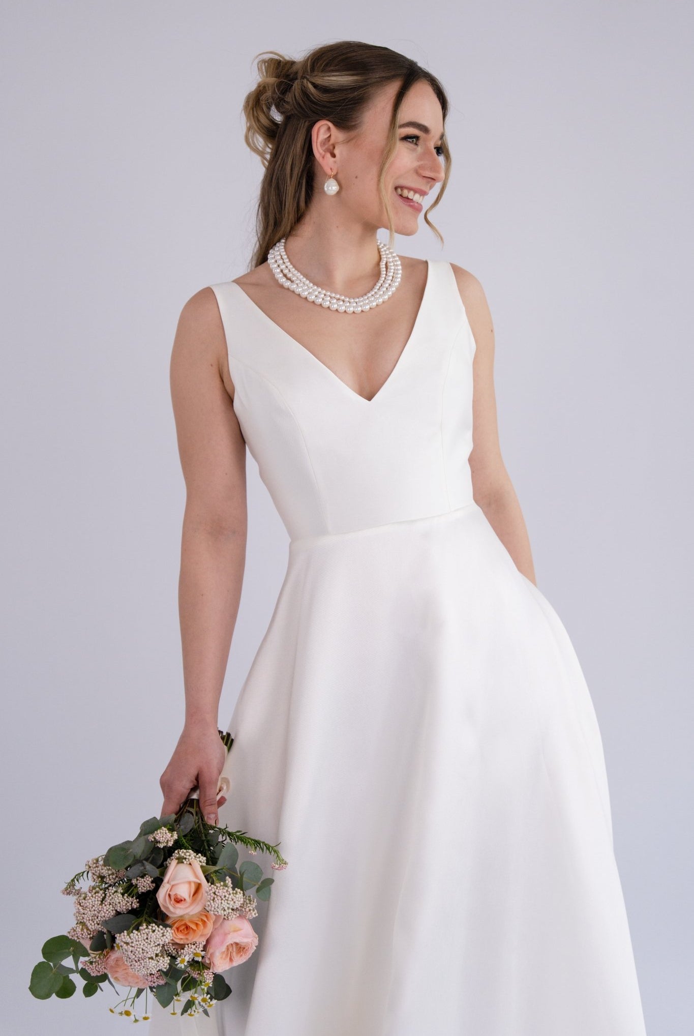 li - 1BE - 004 - bridalicious Brautkleider Hochzeitskleider Brautmoden Bremen Wiesbaden