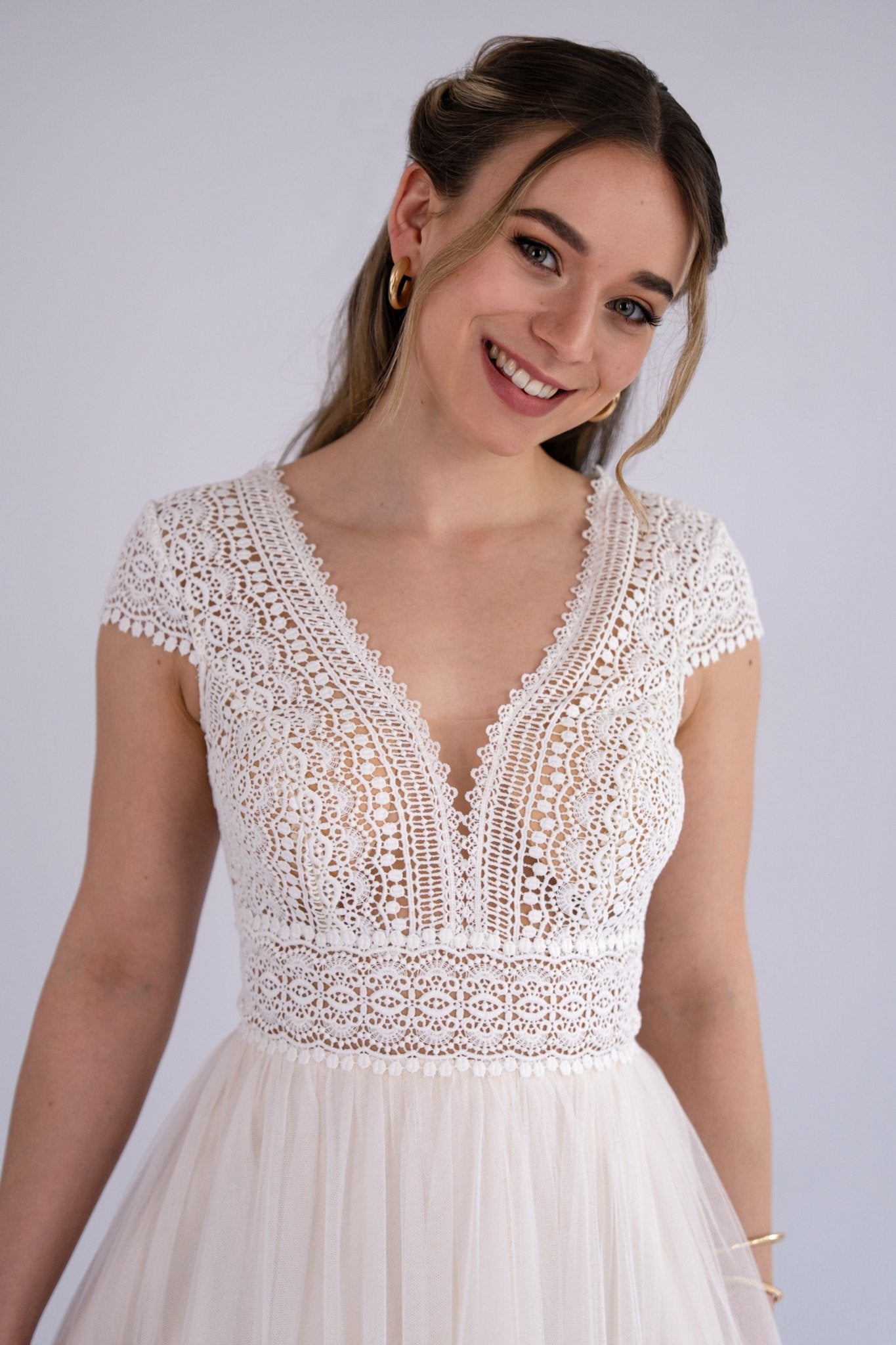 li - 1BE - 007 - bridalicious Brautkleider Hochzeitskleider Brautmoden Bremen Wiesbaden