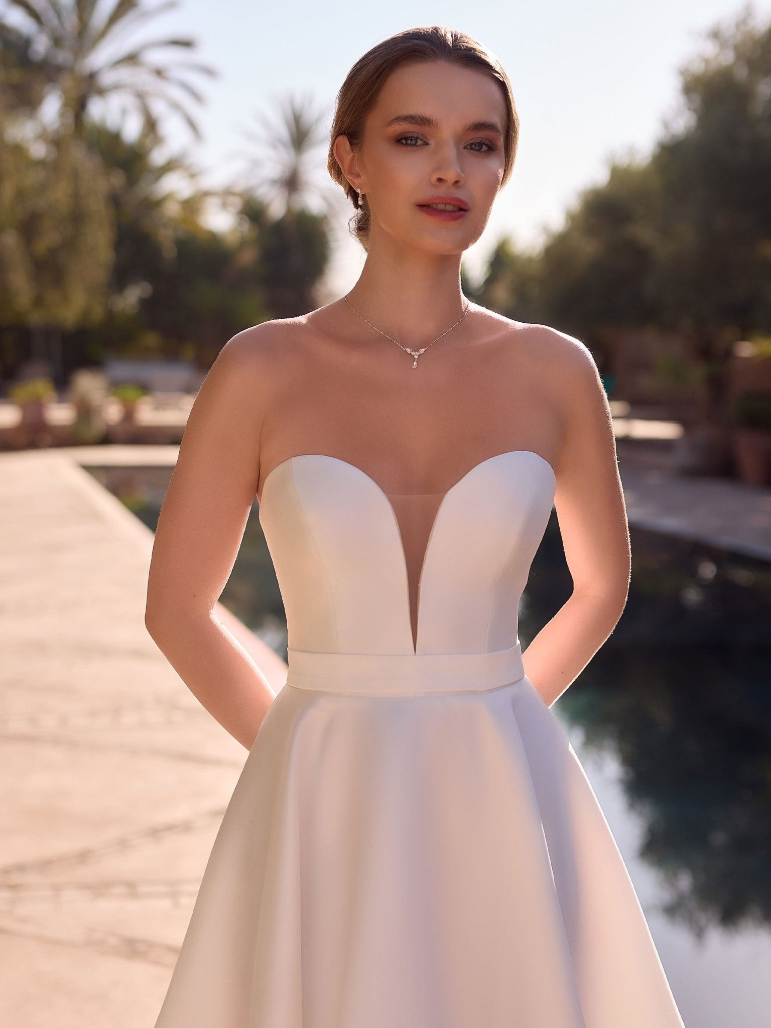 li - 1BE - 019 - bridalicious Brautkleider Hochzeitskleider Brautmoden Bremen Wiesbaden