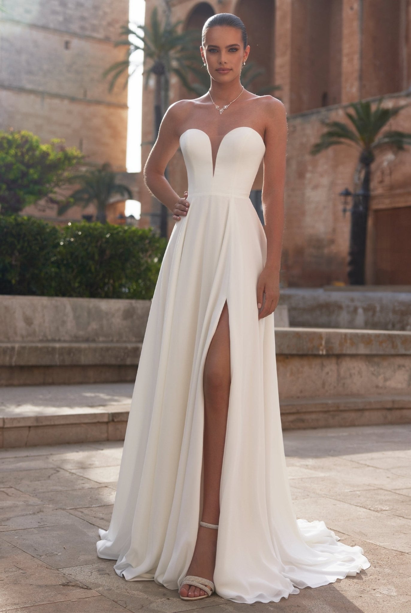 li - 1BE - 020 - bridalicious Brautkleider Hochzeitskleider Brautmoden Bremen Wiesbaden