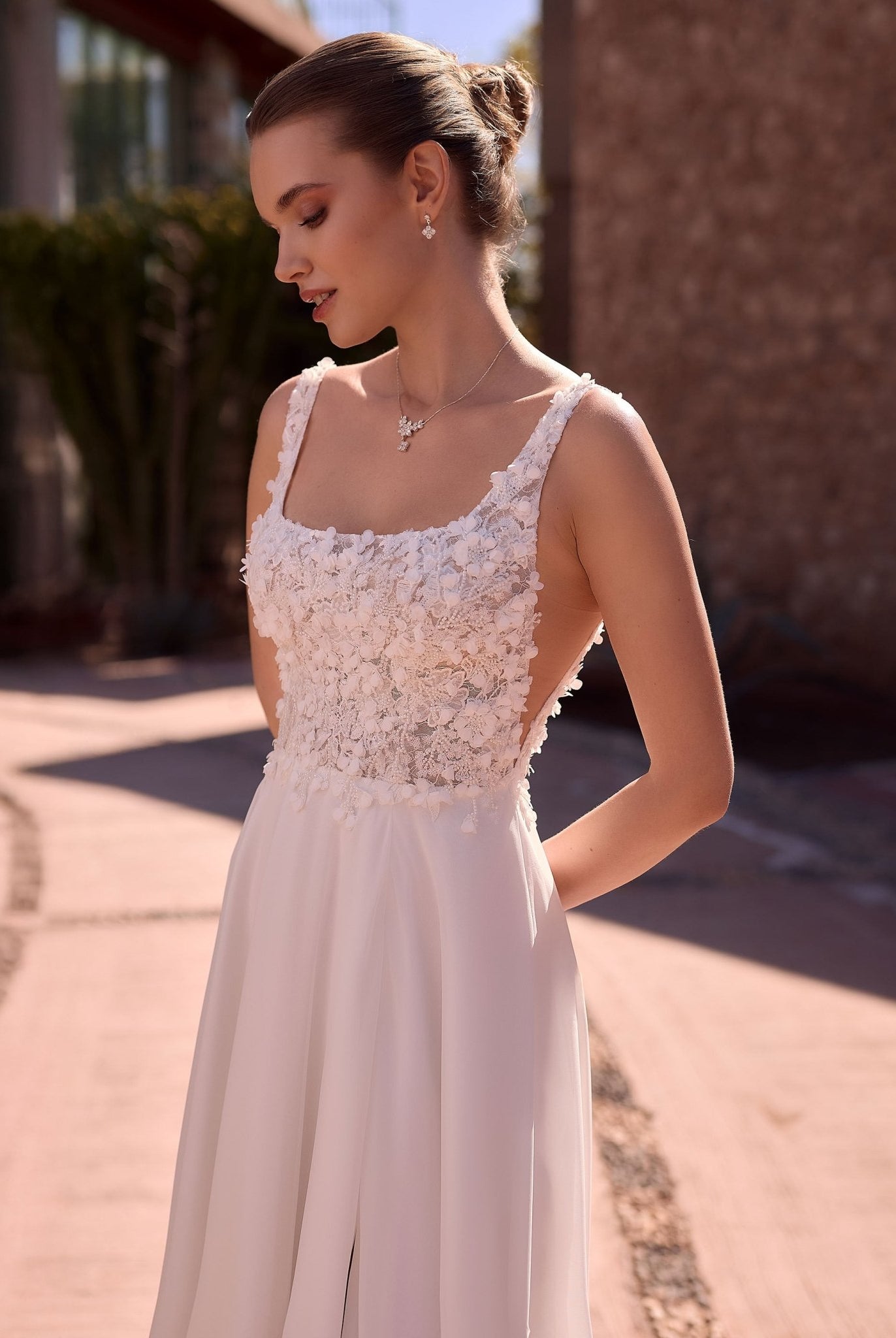 li - 1BE - 023 - bridalicious Brautkleider Hochzeitskleider Brautmoden Bremen Wiesbaden