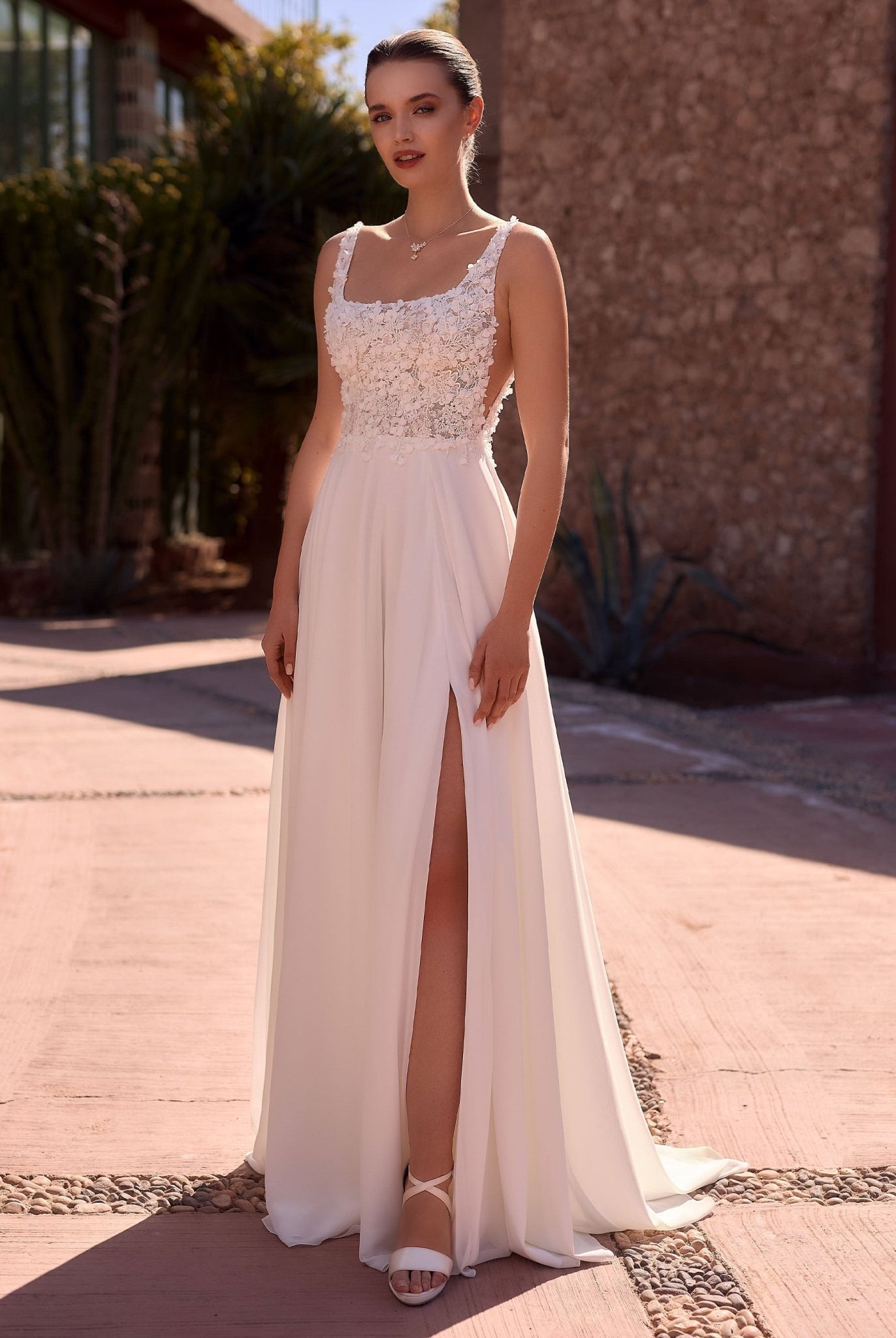 li - 1BE - 023 - bridalicious Brautkleider Hochzeitskleider Brautmoden Bremen Wiesbaden