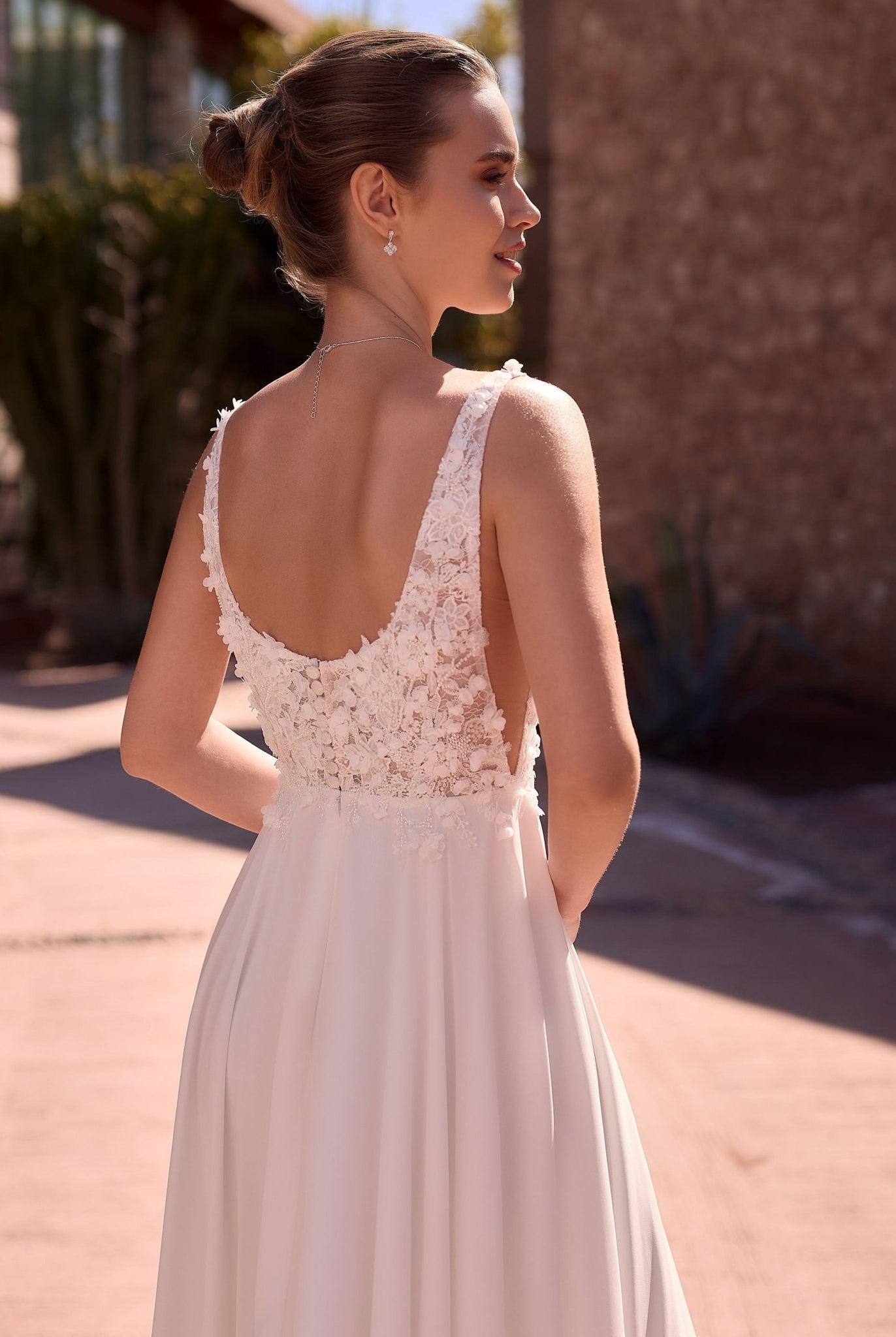 li - 1BE - 023 - bridalicious Brautkleider Hochzeitskleider Brautmoden Bremen Wiesbaden