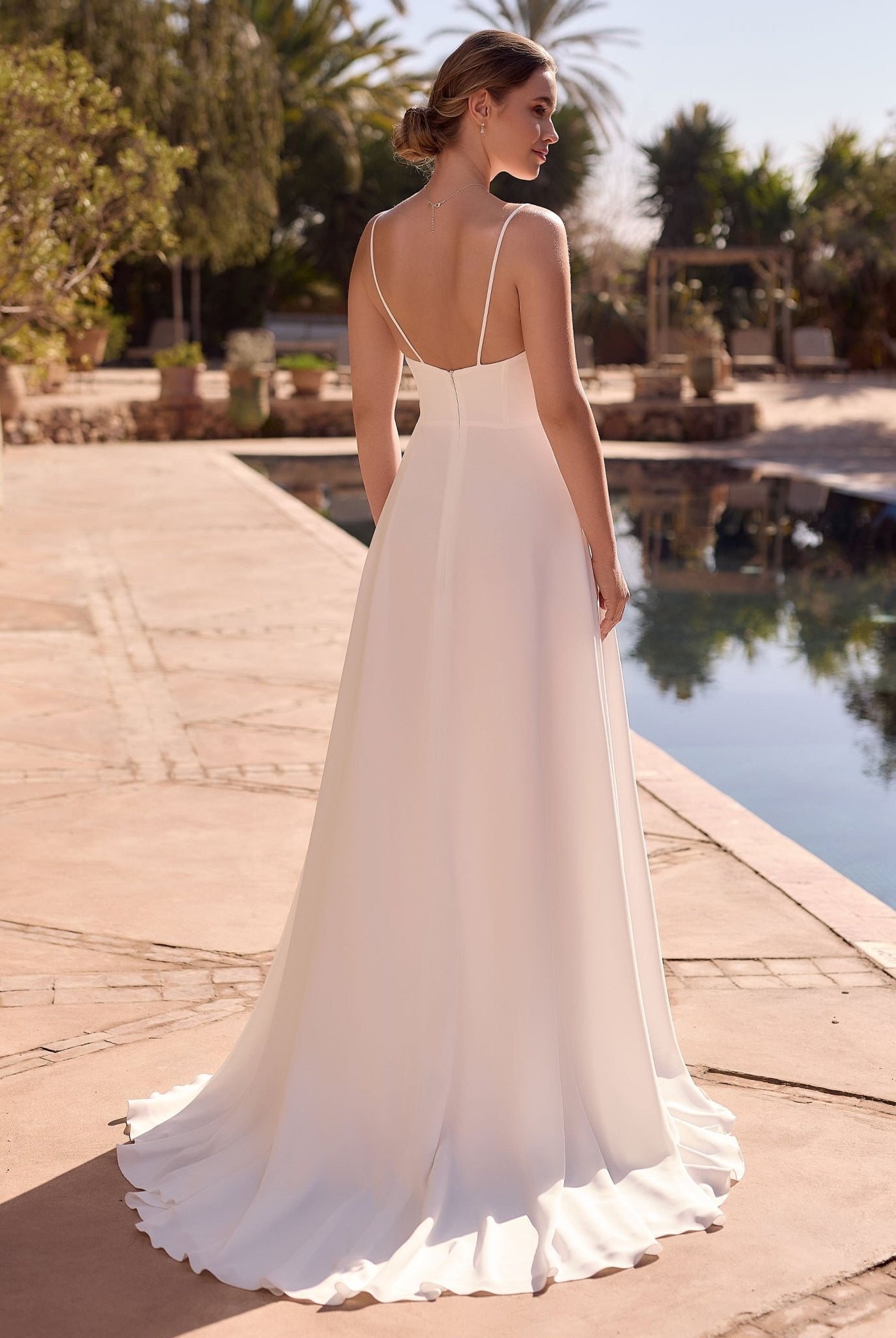 li - 1BE - 025 - bridalicious Brautkleider Hochzeitskleider Brautmoden Bremen Wiesbaden
