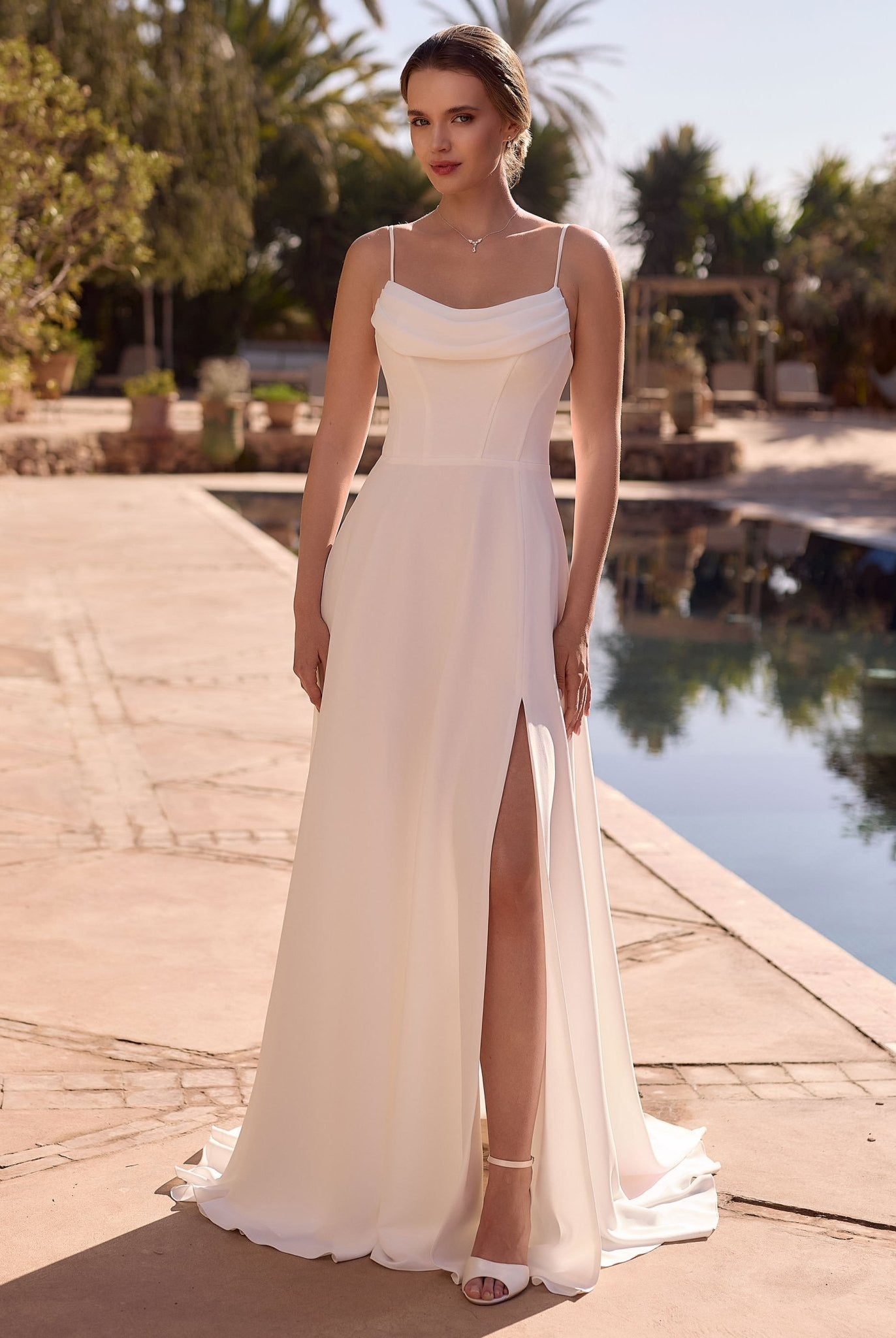 li - 1BE - 025 - bridalicious Brautkleider Hochzeitskleider Brautmoden Bremen Wiesbaden