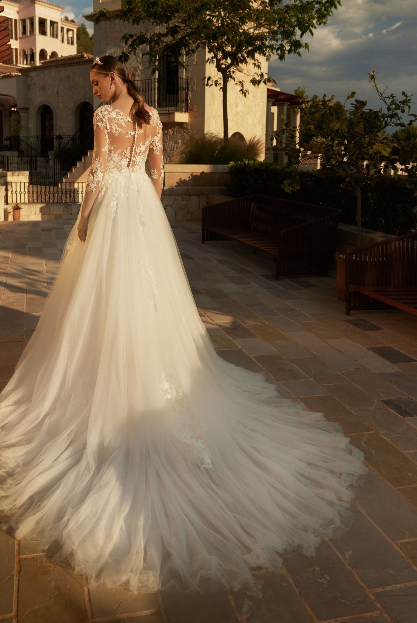 li - 1BE - 035 - bridalicious Brautkleider Hochzeitskleider Brautmoden Bremen Wiesbaden
