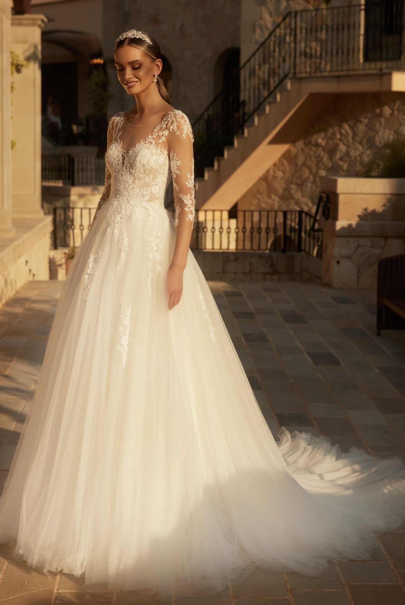 li - 1BE - 035 - bridalicious Brautkleider Hochzeitskleider Brautmoden Bremen Wiesbaden
