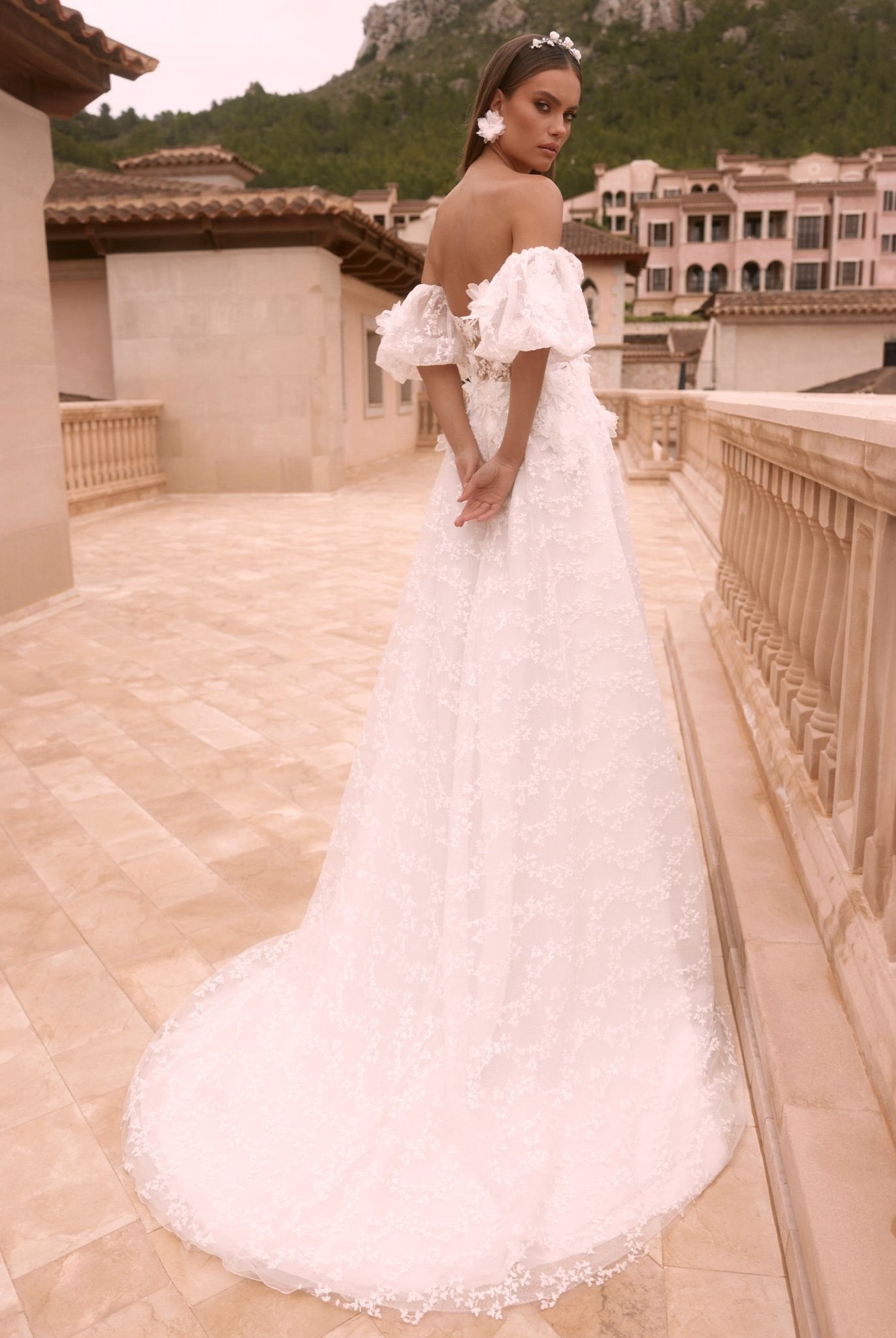 li - 1BE - 036 - bridalicious Brautkleider Hochzeitskleider Brautmoden Bremen Wiesbaden