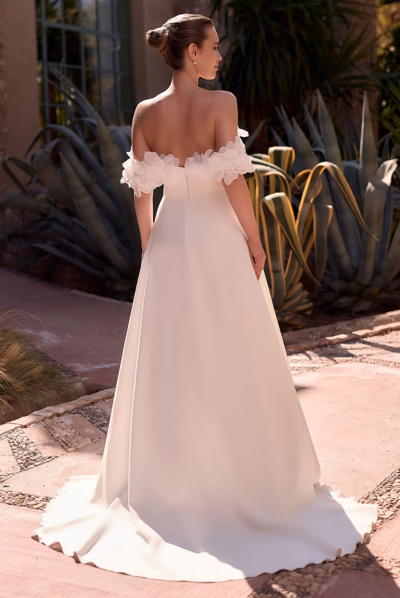 li - 1BE - 038 - bridalicious Brautkleider Hochzeitskleider Brautmoden Bremen Wiesbaden