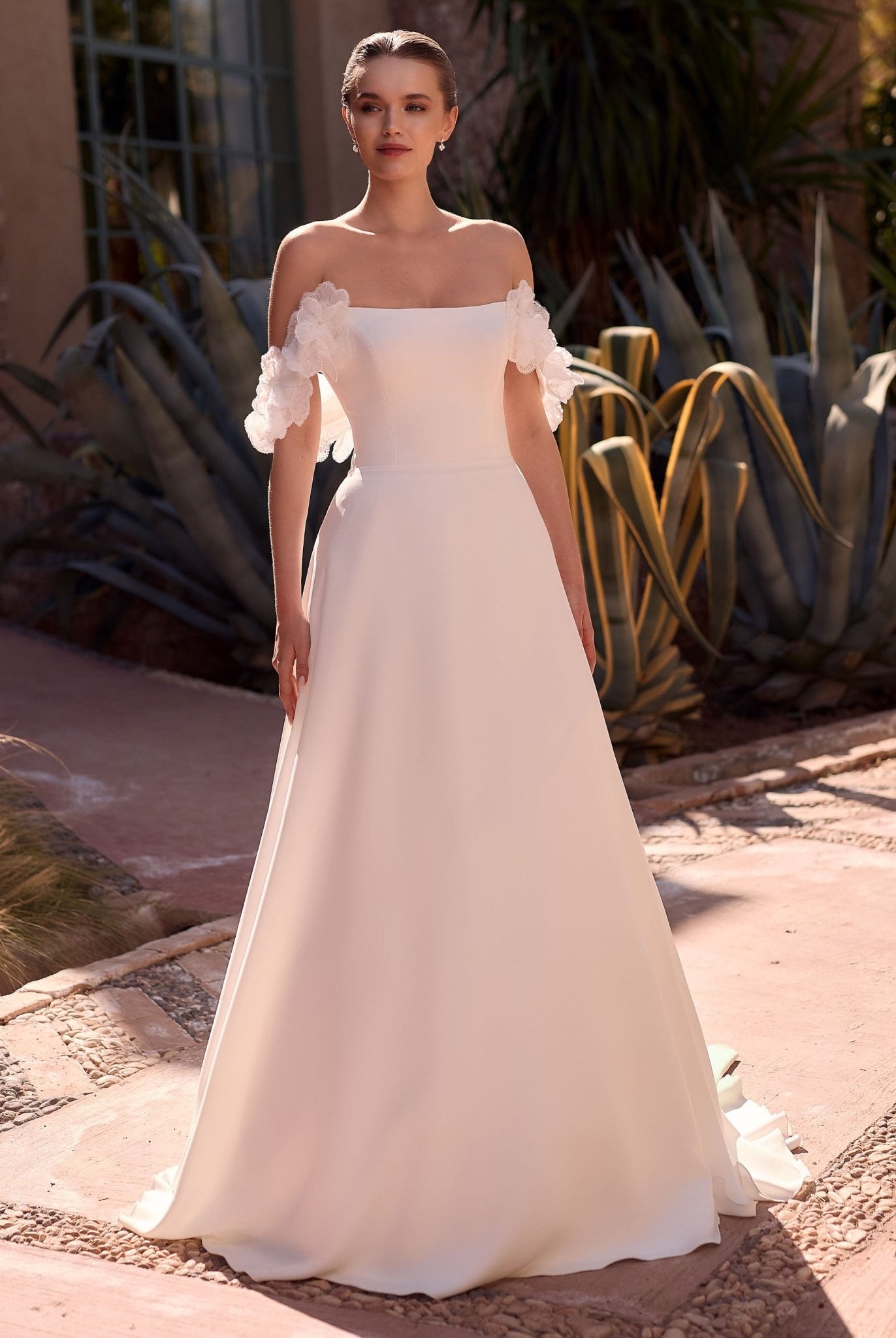 li - 1BE - 038 - bridalicious Brautkleider Hochzeitskleider Brautmoden Bremen Wiesbaden