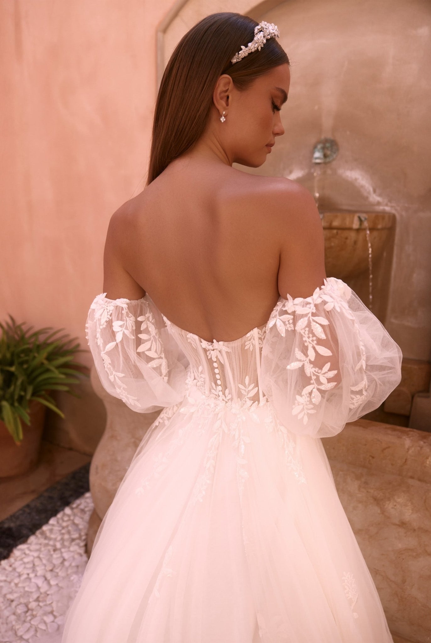 li - 1BE - 040 - bridalicious Brautkleider Hochzeitskleider Brautmoden Bremen Wiesbaden