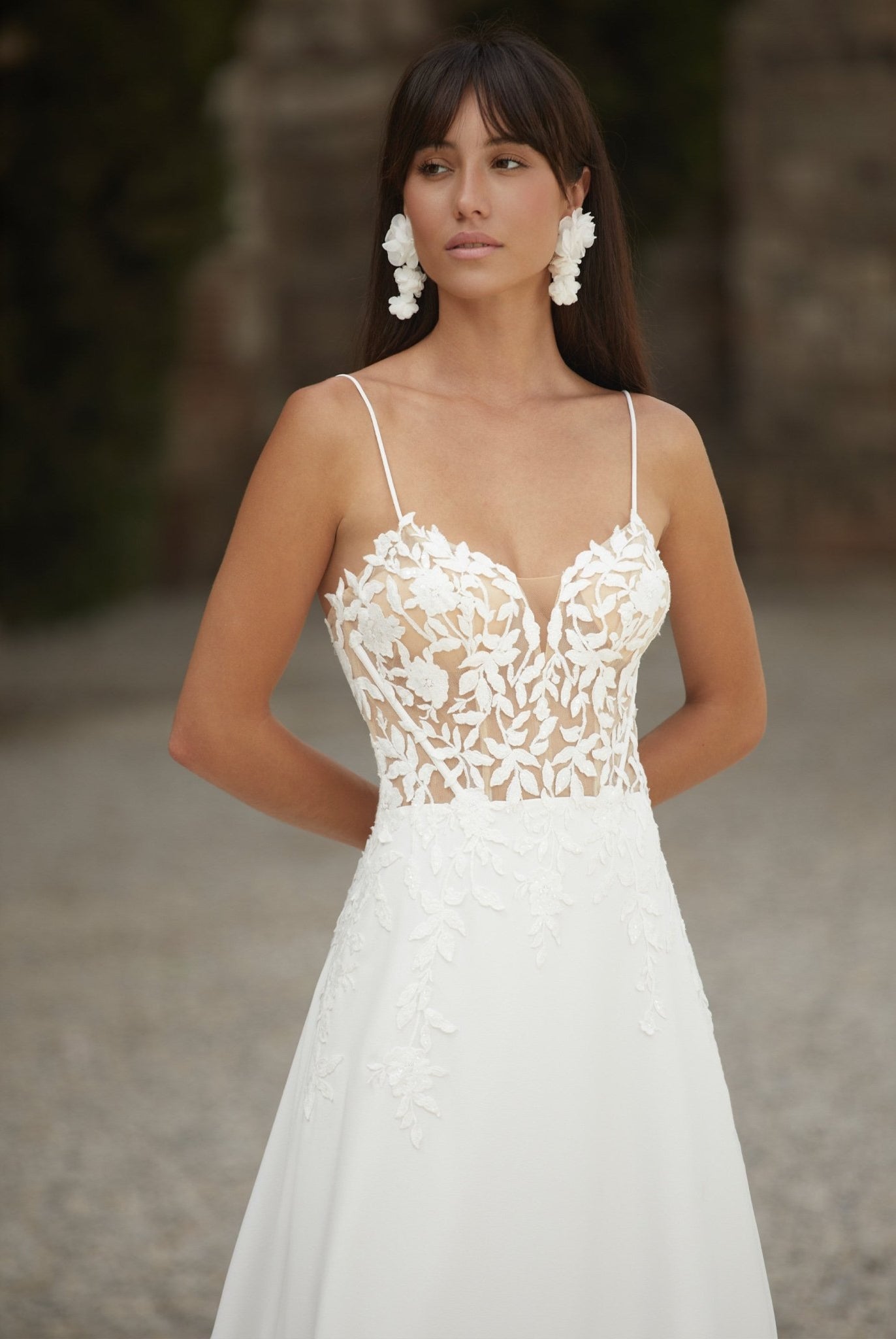 li - 1BE - 042 - bridalicious Brautkleider Hochzeitskleider Brautmoden Bremen Wiesbaden