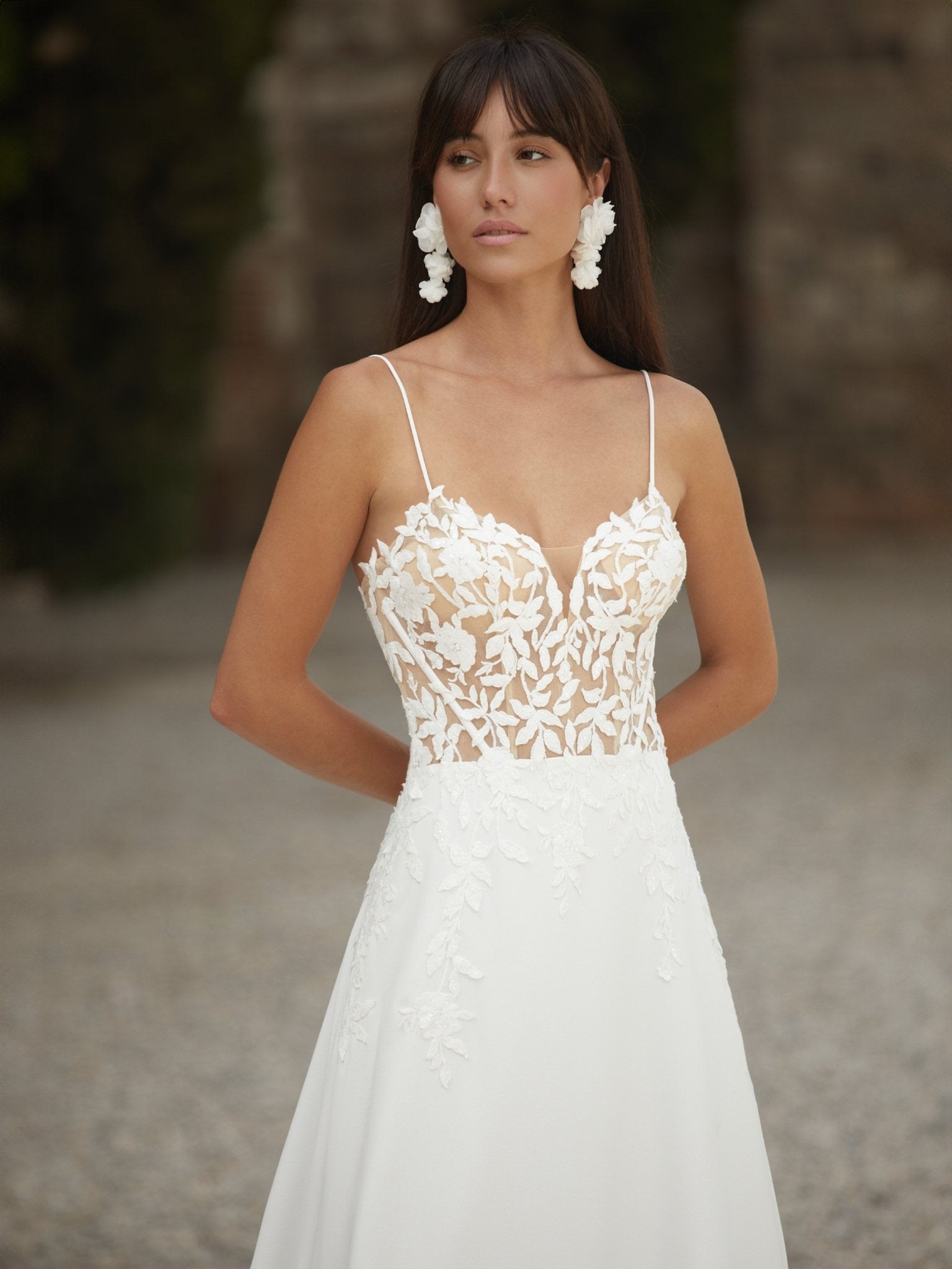 li - 1BE - 042 - bridalicious Brautkleider Hochzeitskleider Brautmoden Bremen Wiesbaden