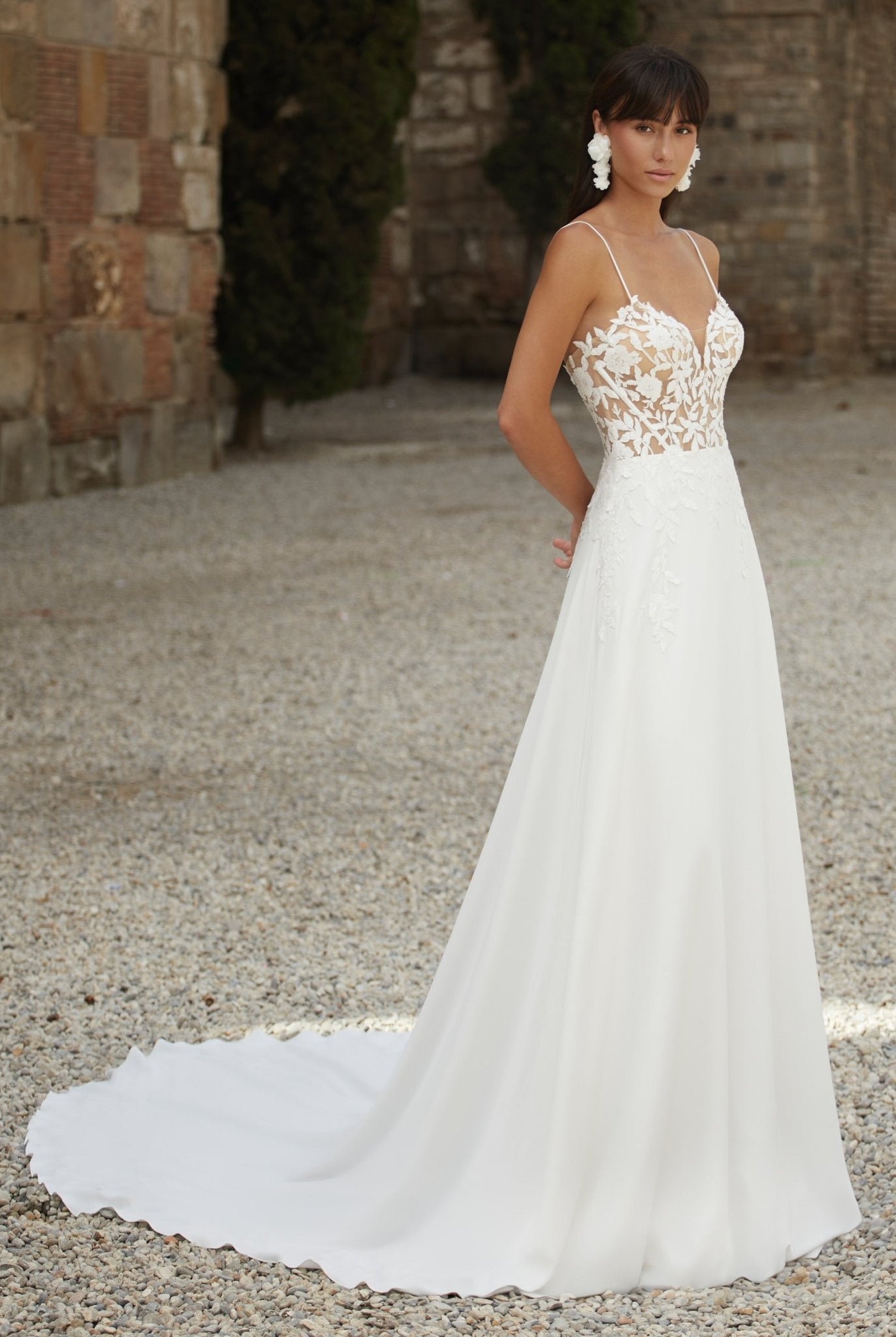 li - 1BE - 042 - bridalicious Brautkleider Hochzeitskleider Brautmoden Bremen Wiesbaden