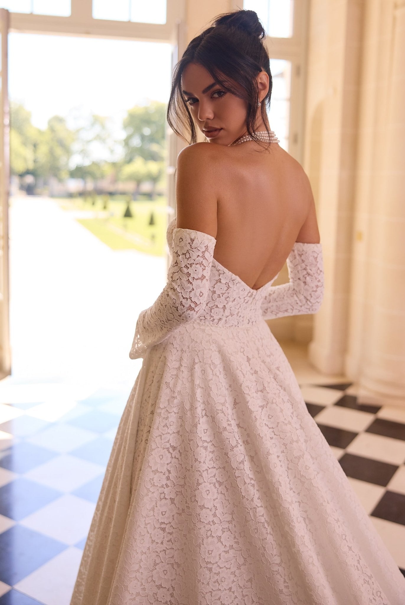 li - 1BE - 043 - bridalicious Brautkleider Hochzeitskleider Brautmoden Bremen Wiesbaden