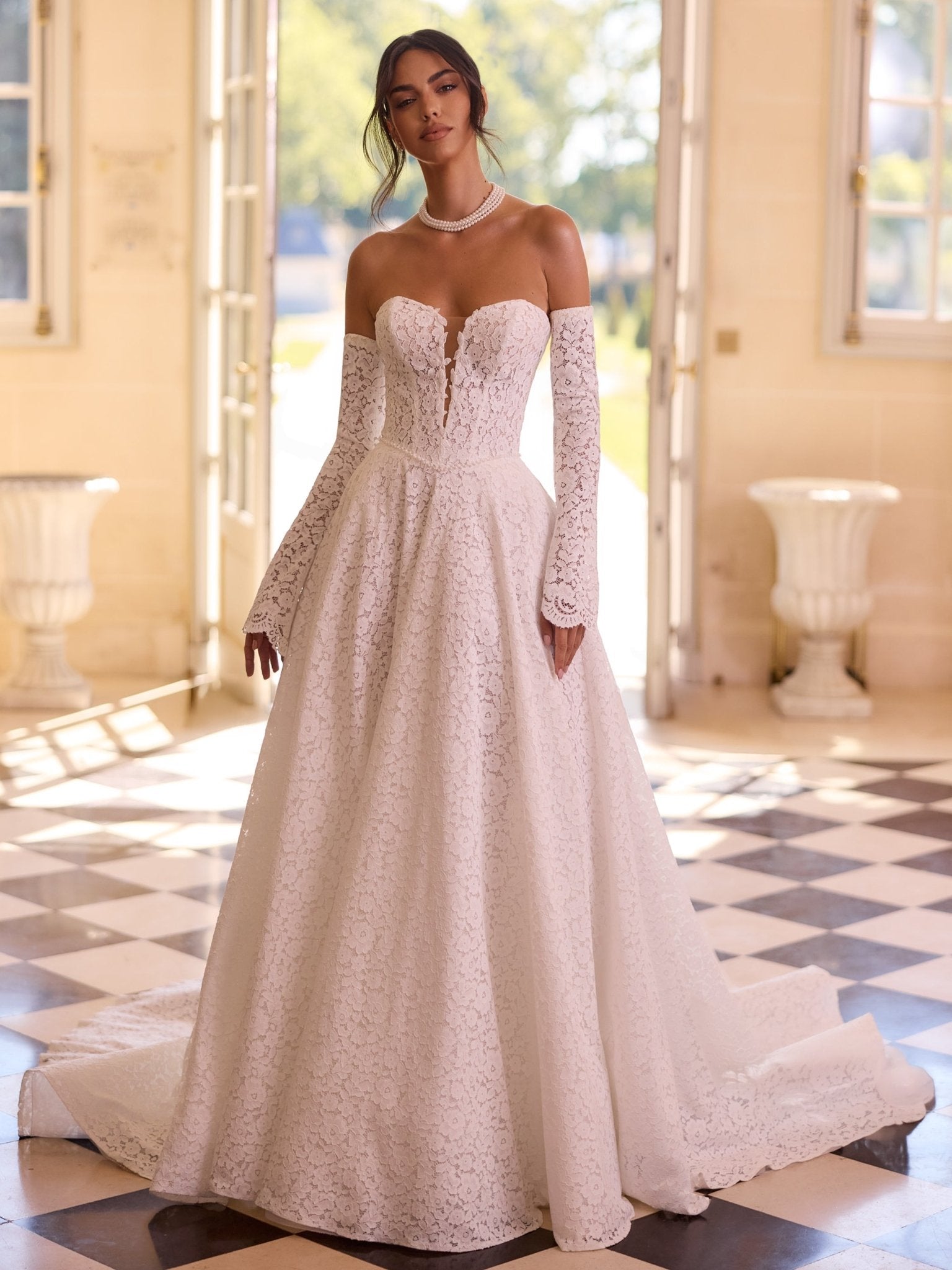 li - 1BE - 043 - bridalicious Brautkleider Hochzeitskleider Brautmoden Bremen Wiesbaden