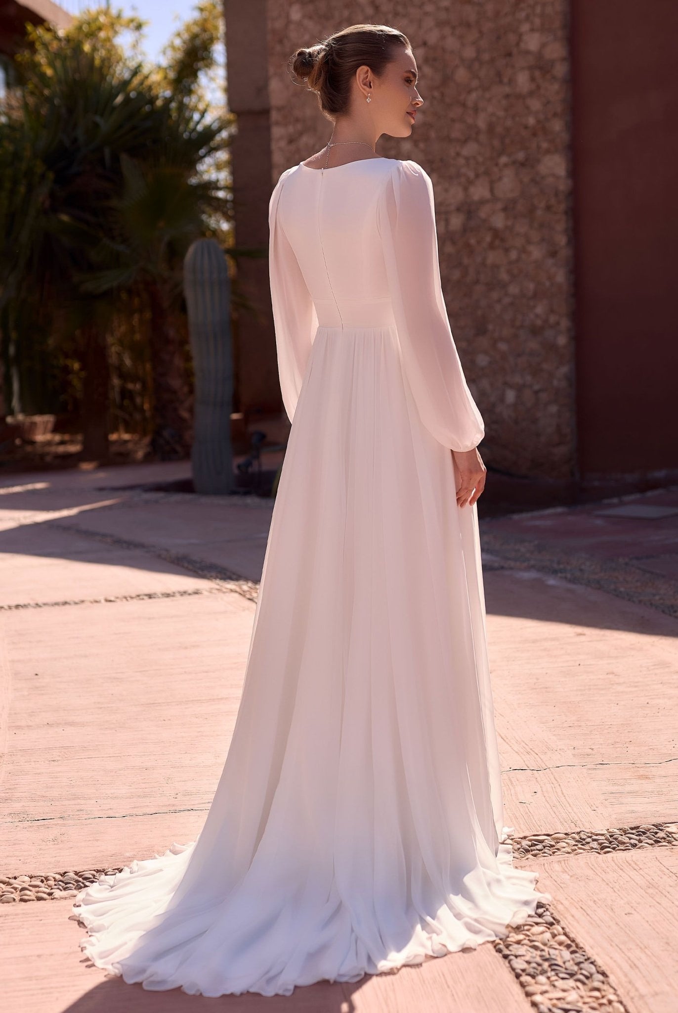 li - 1BE - 047 - bridalicious Brautkleider Hochzeitskleider Brautmoden Bremen Wiesbaden