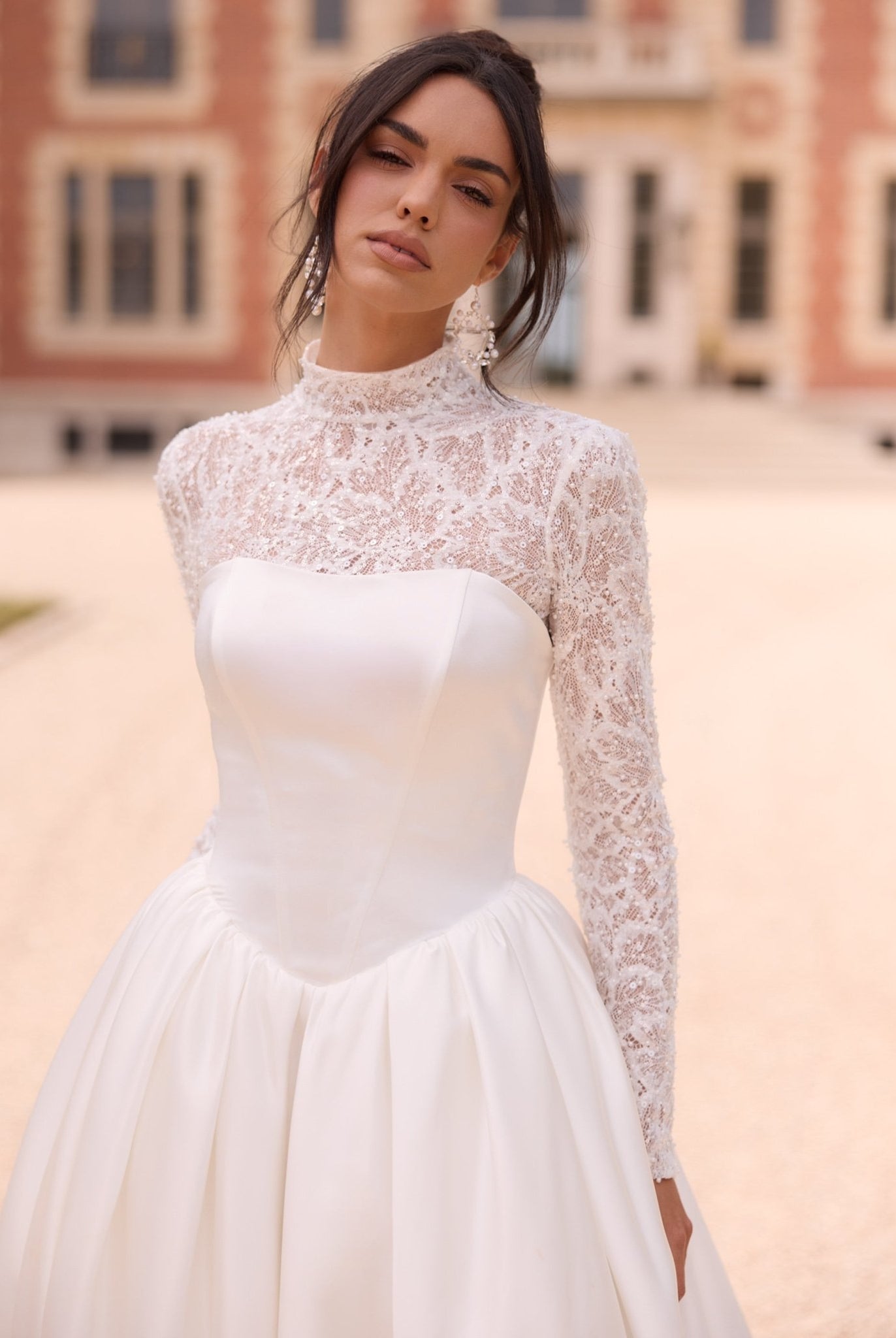 li - 1BE - 049 - bridalicious Brautkleider Hochzeitskleider Brautmoden Bremen Wiesbaden