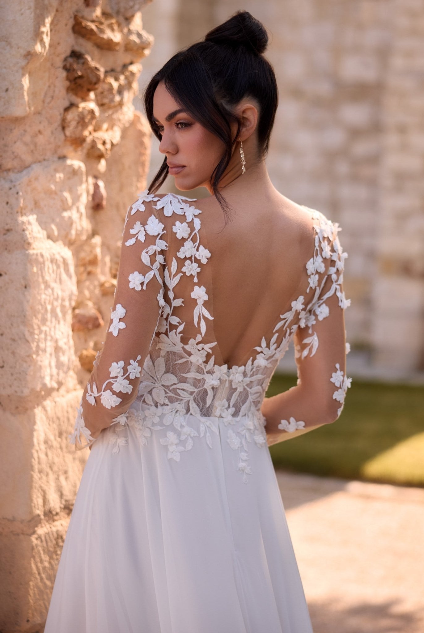 li - 1BE - 054 - bridalicious Brautkleider Hochzeitskleider Brautmoden Bremen Wiesbaden