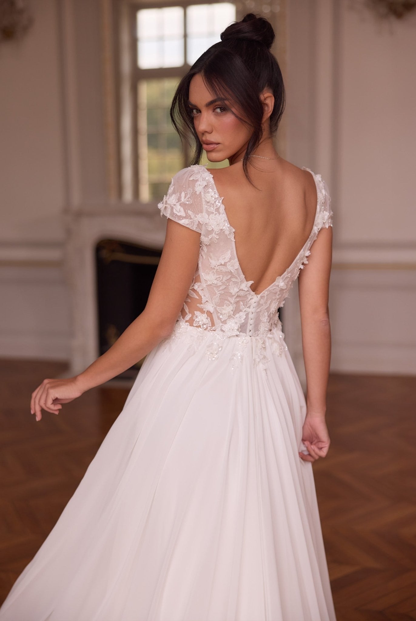 li - 1BE - 055 - bridalicious Brautkleider Hochzeitskleider Brautmoden Bremen Wiesbaden