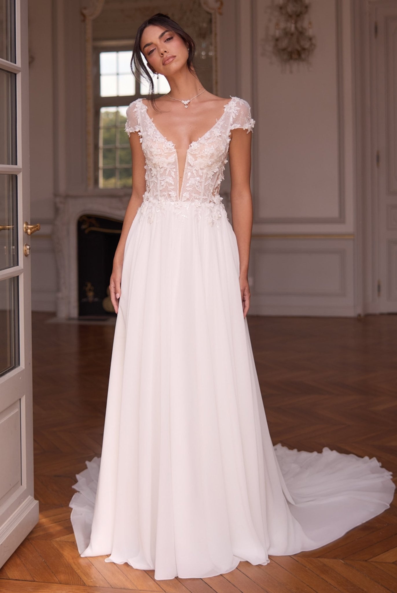 li - 1BE - 055 - bridalicious Brautkleider Hochzeitskleider Brautmoden Bremen Wiesbaden