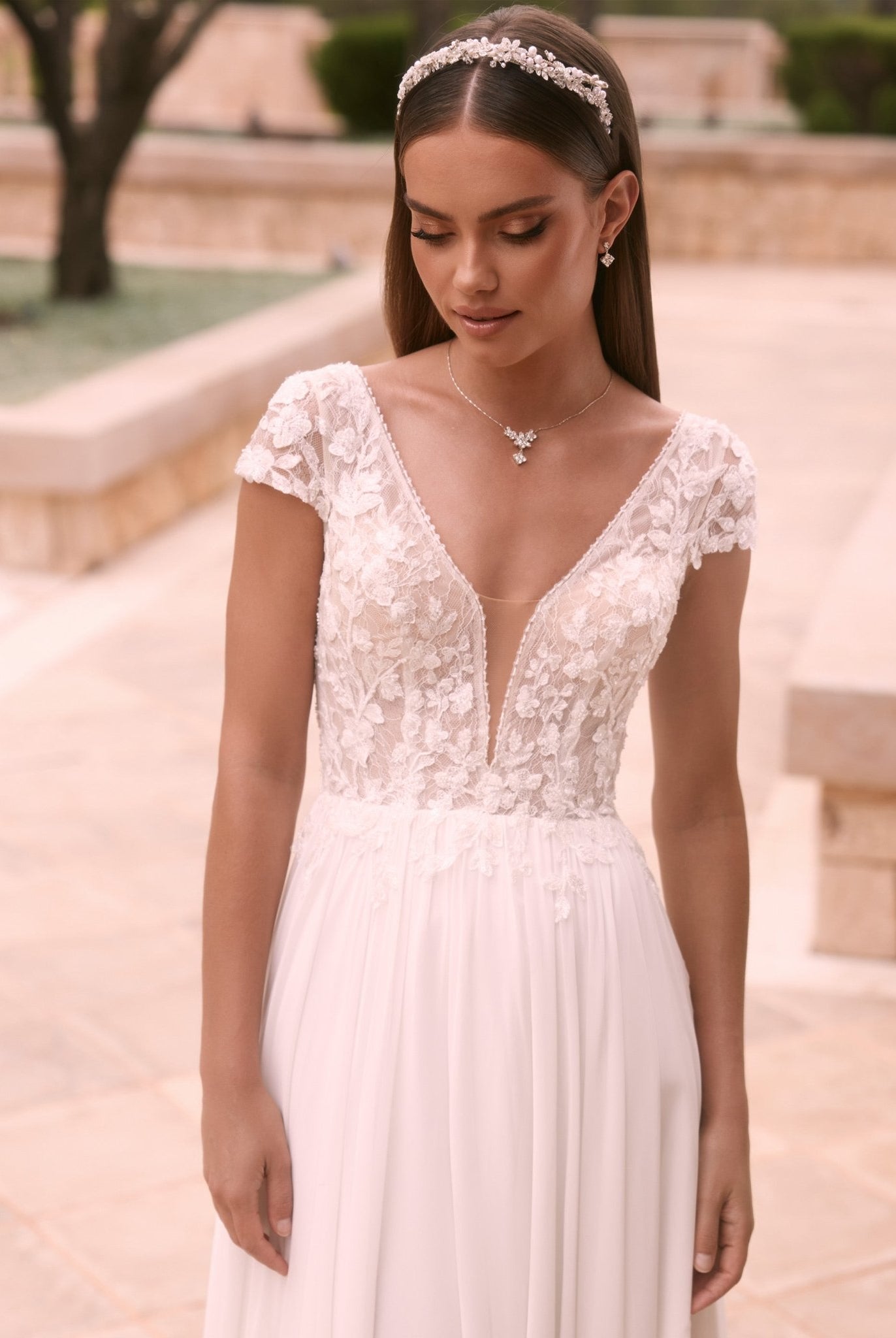li - 1BE - 056 - bridalicious Brautkleider Hochzeitskleider Brautmoden Bremen Wiesbaden