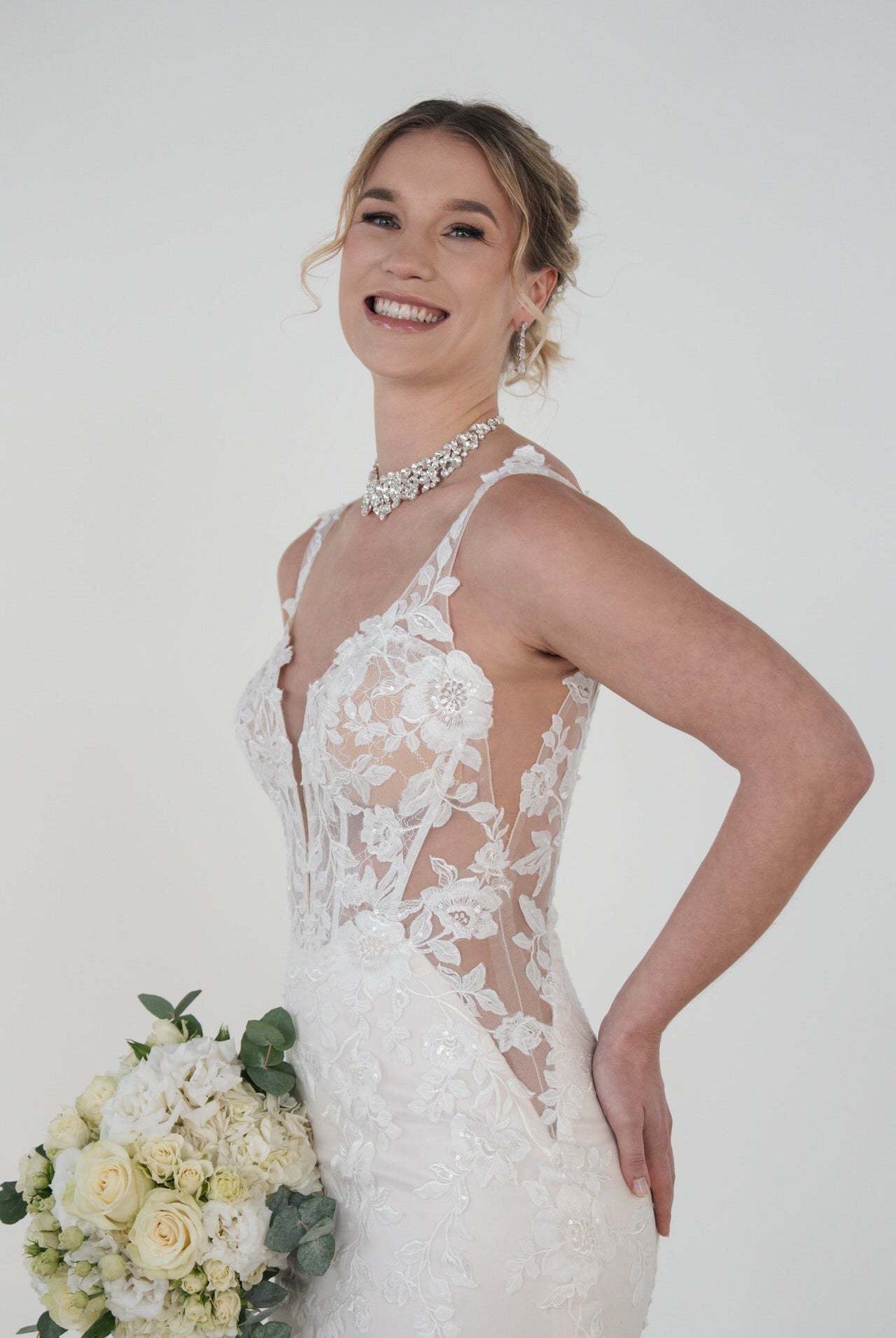 li - 2RE - 014 - bridalicious Brautkleider Hochzeitskleider Brautmoden Bremen Wiesbaden