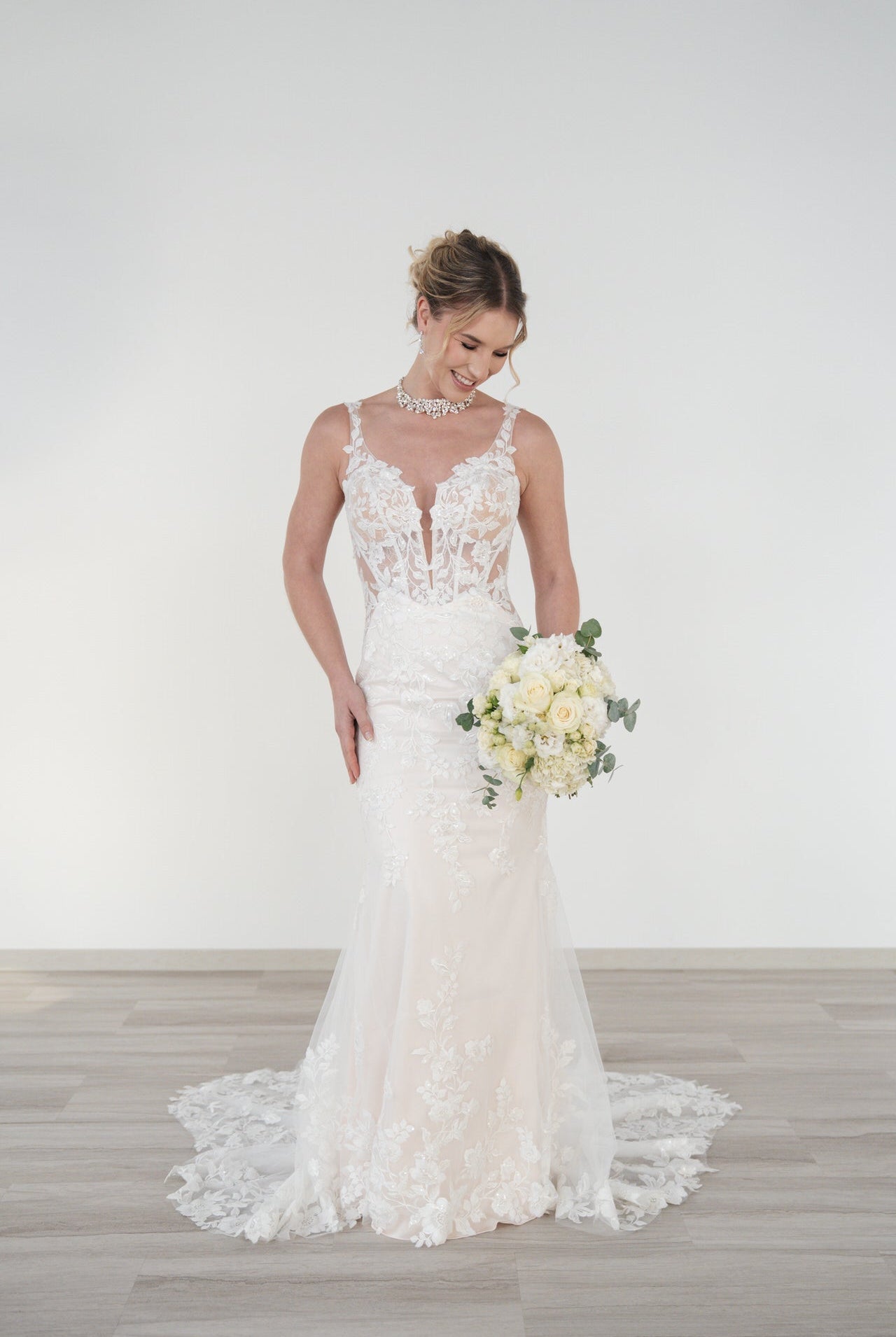 li - 2RE - 014 - bridalicious Brautkleider Hochzeitskleider Brautmoden Bremen Wiesbaden