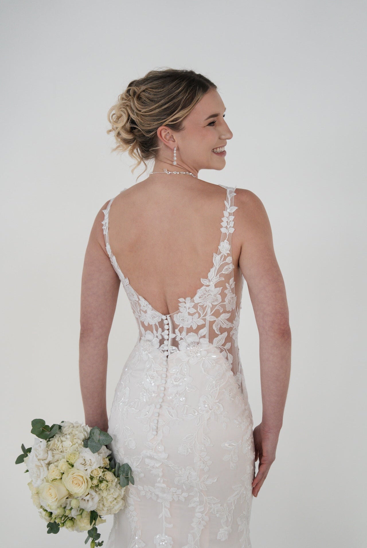 li - 2RE - 014 - bridalicious Brautkleider Hochzeitskleider Brautmoden Bremen Wiesbaden