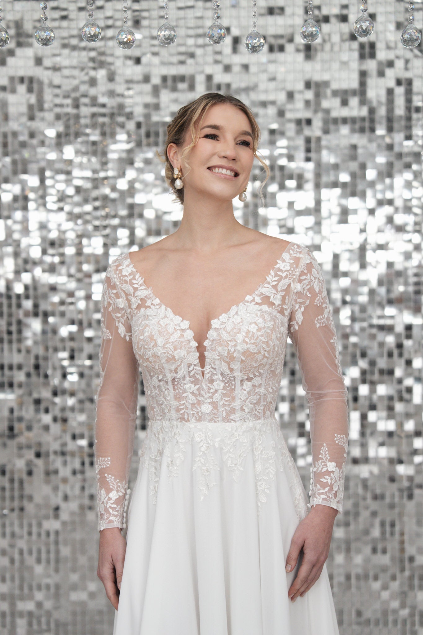 li - 2RE - 016 - bridalicious Brautkleider Hochzeitskleider Brautmoden Bremen Wiesbaden