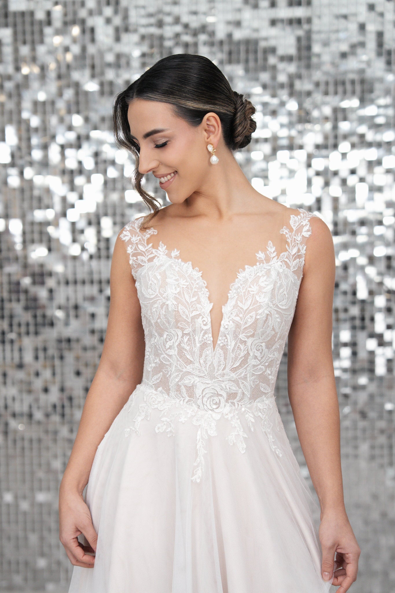 li - 2RE - 018 - bridalicious Brautkleider Hochzeitskleider Brautmoden Bremen Wiesbaden