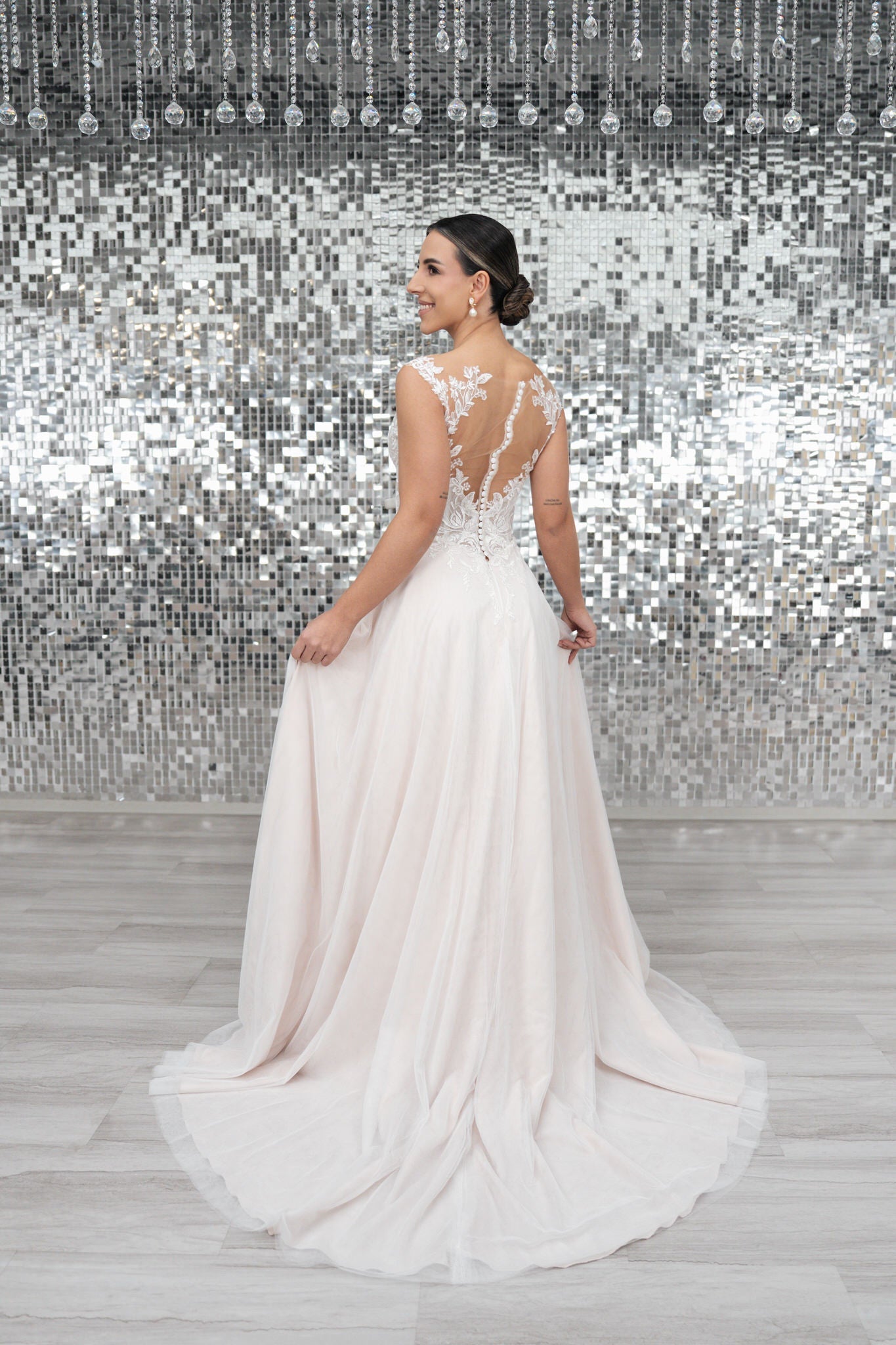 li - 2RE - 018 - bridalicious Brautkleider Hochzeitskleider Brautmoden Bremen Wiesbaden