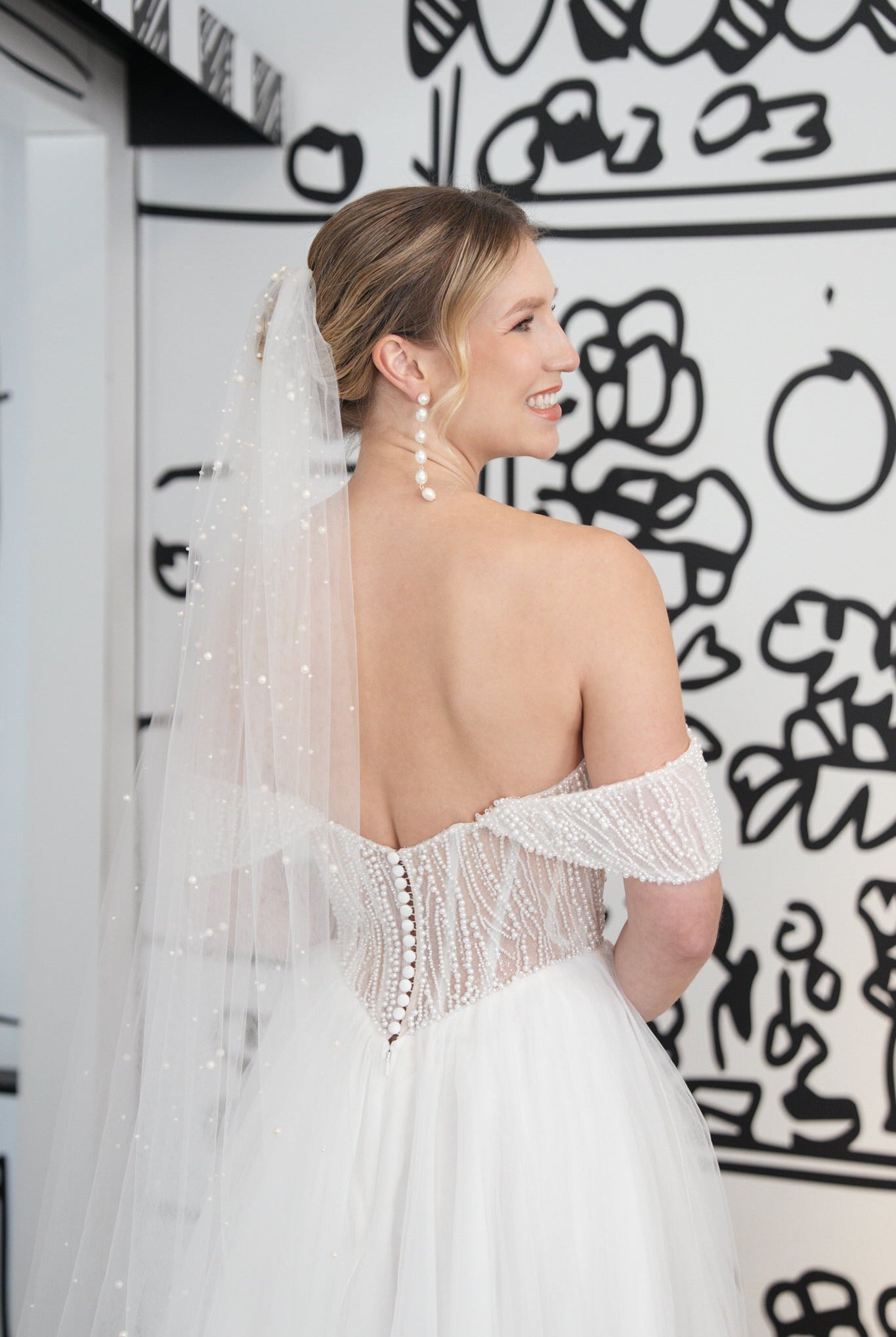 li - 2RE - 020 - bridalicious Brautkleider Hochzeitskleider Brautmoden Bremen Wiesbaden