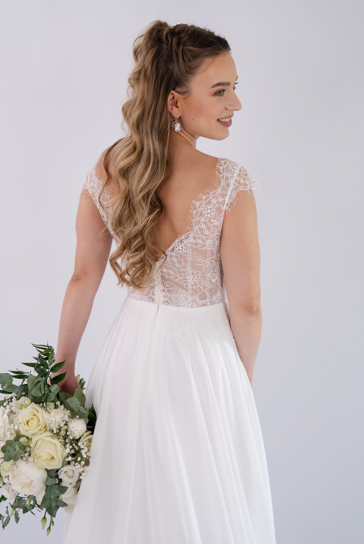 li - 3M - 004 - bridalicious Brautkleider Hochzeitskleider Brautmoden Bremen Wiesbaden