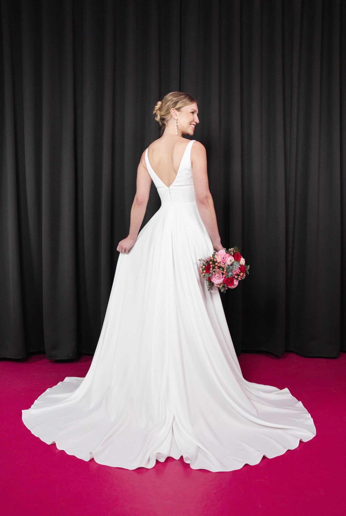 li - 3M - 005 (Split) - bridalicious Brautkleider Hochzeitskleider Brautmoden Bremen Wiesbaden
