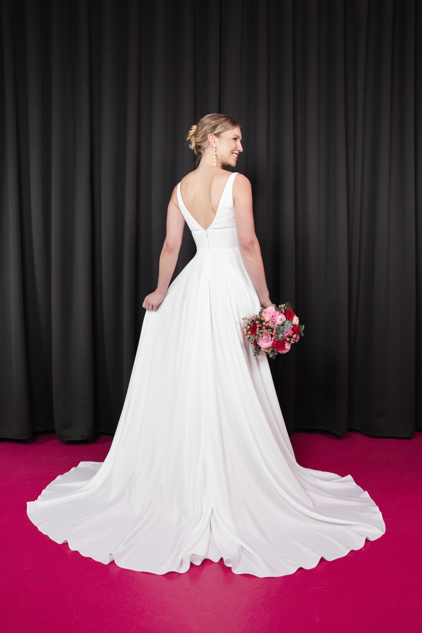li - 3M - 005 (Split) - bridalicious Brautkleider Hochzeitskleider Brautmoden Bremen Wiesbaden