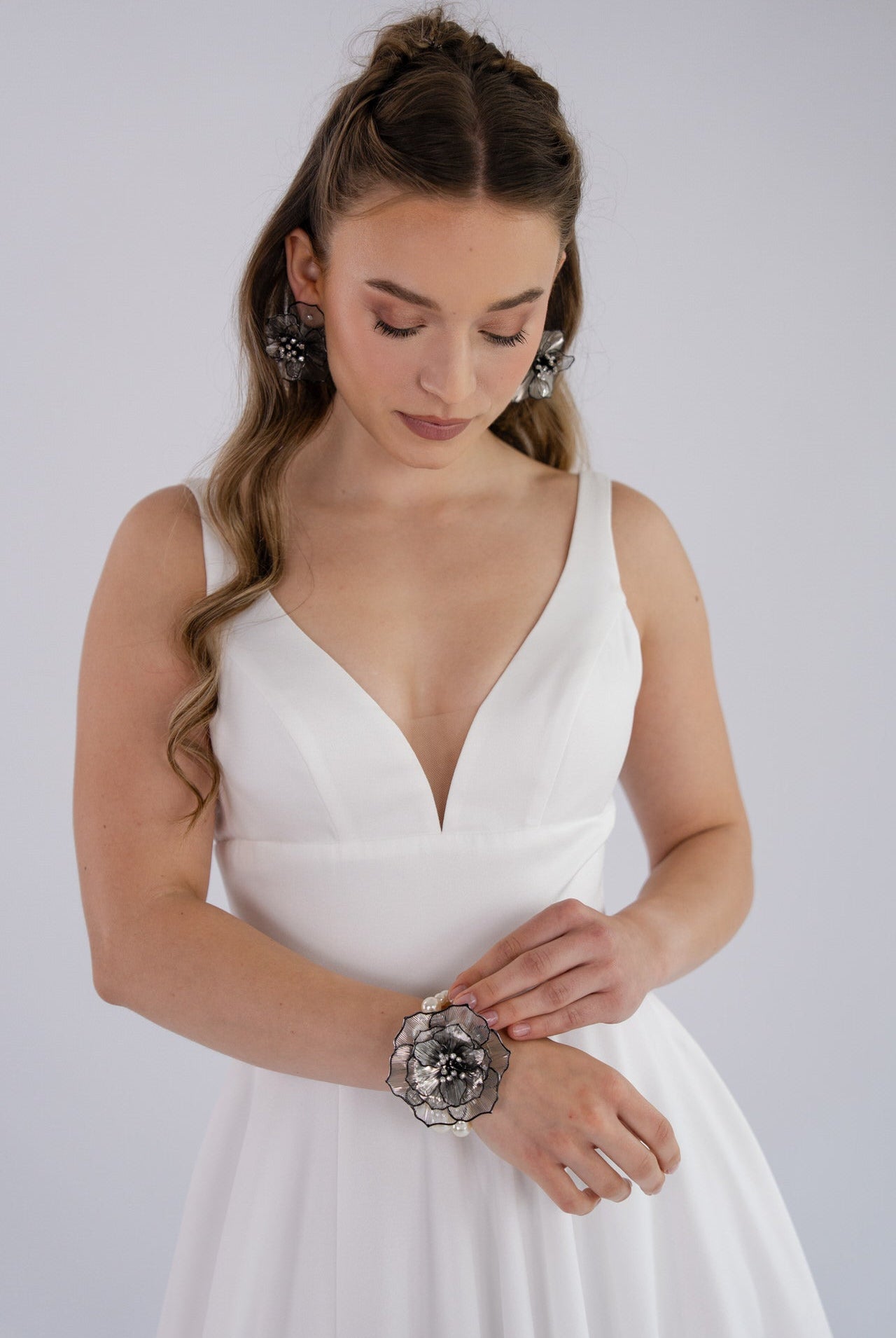 li - 3M - 005(Split) - bridalicious Brautkleider Hochzeitskleider Brautmoden Bremen Wiesbaden