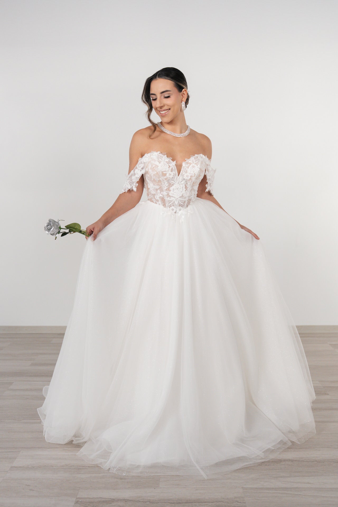 li - 3M - 017(+G) - bridalicious Brautkleider Hochzeitskleider Brautmoden Bremen Wiesbaden