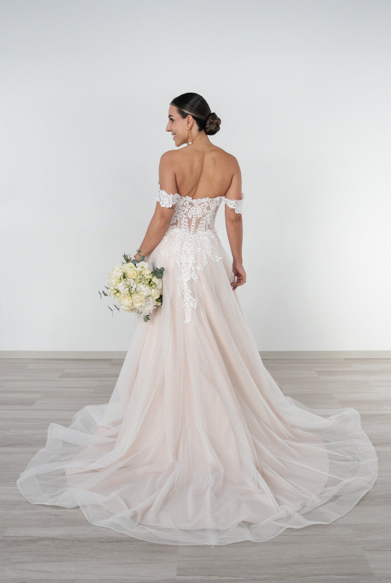 li - 3M - 018(+G) - bridalicious Brautkleider Hochzeitskleider Brautmoden Bremen Wiesbaden