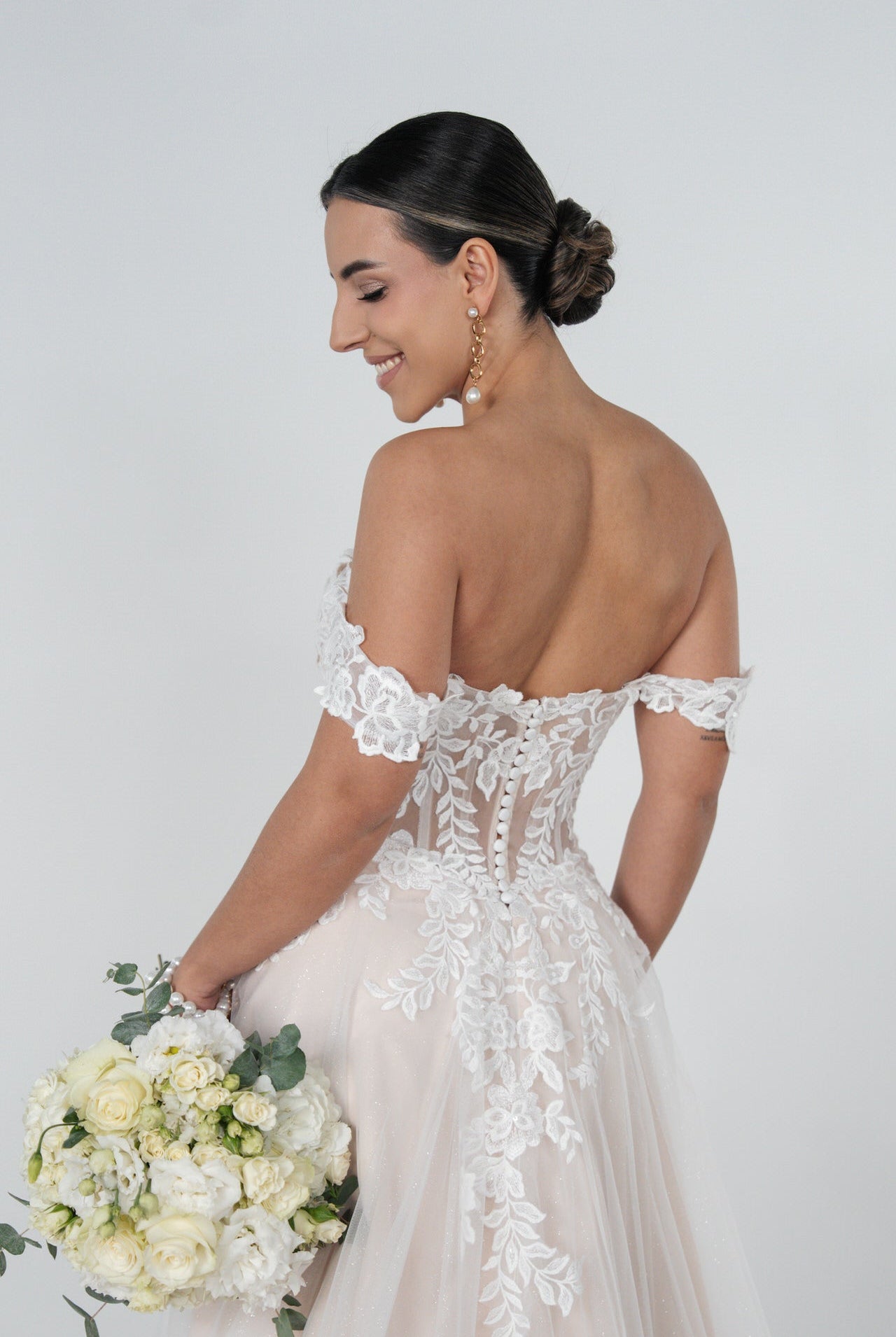 li - 3M - 018(+G) - bridalicious Brautkleider Hochzeitskleider Brautmoden Bremen Wiesbaden