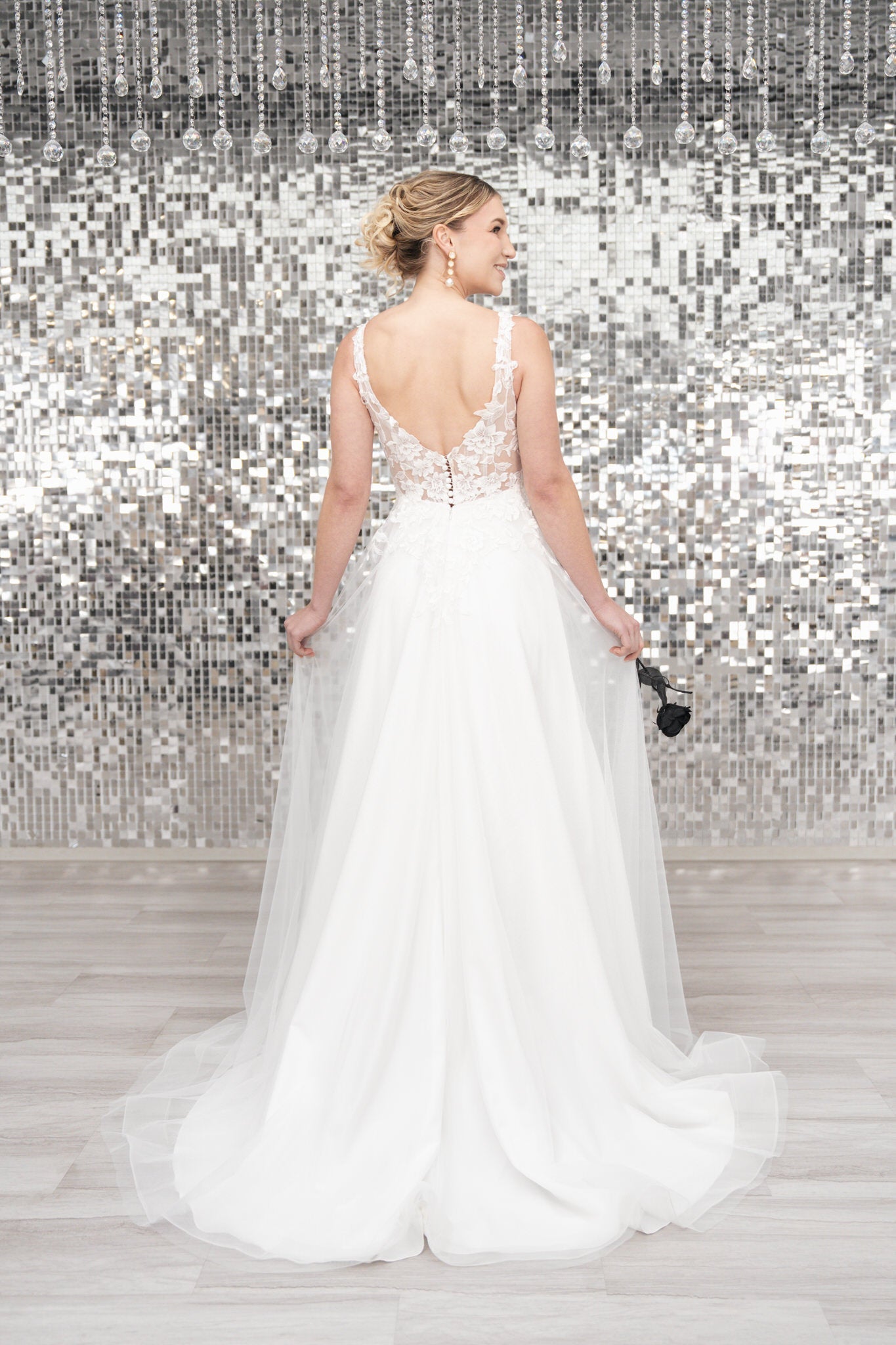 li - 3M - 019 - bridalicious Brautkleider Hochzeitskleider Brautmoden Bremen Wiesbaden