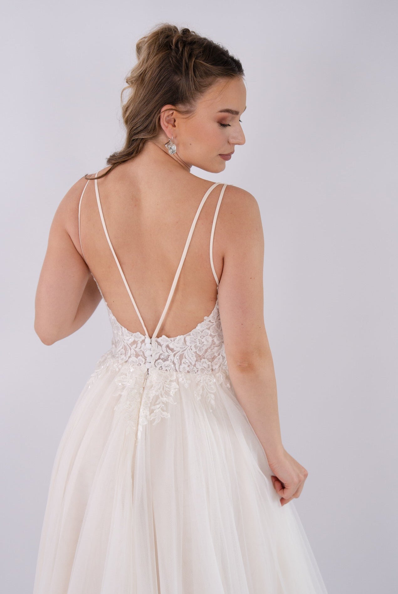 li - 4E - 009 - bridalicious Brautkleider Hochzeitskleider Brautmoden Bremen Wiesbaden