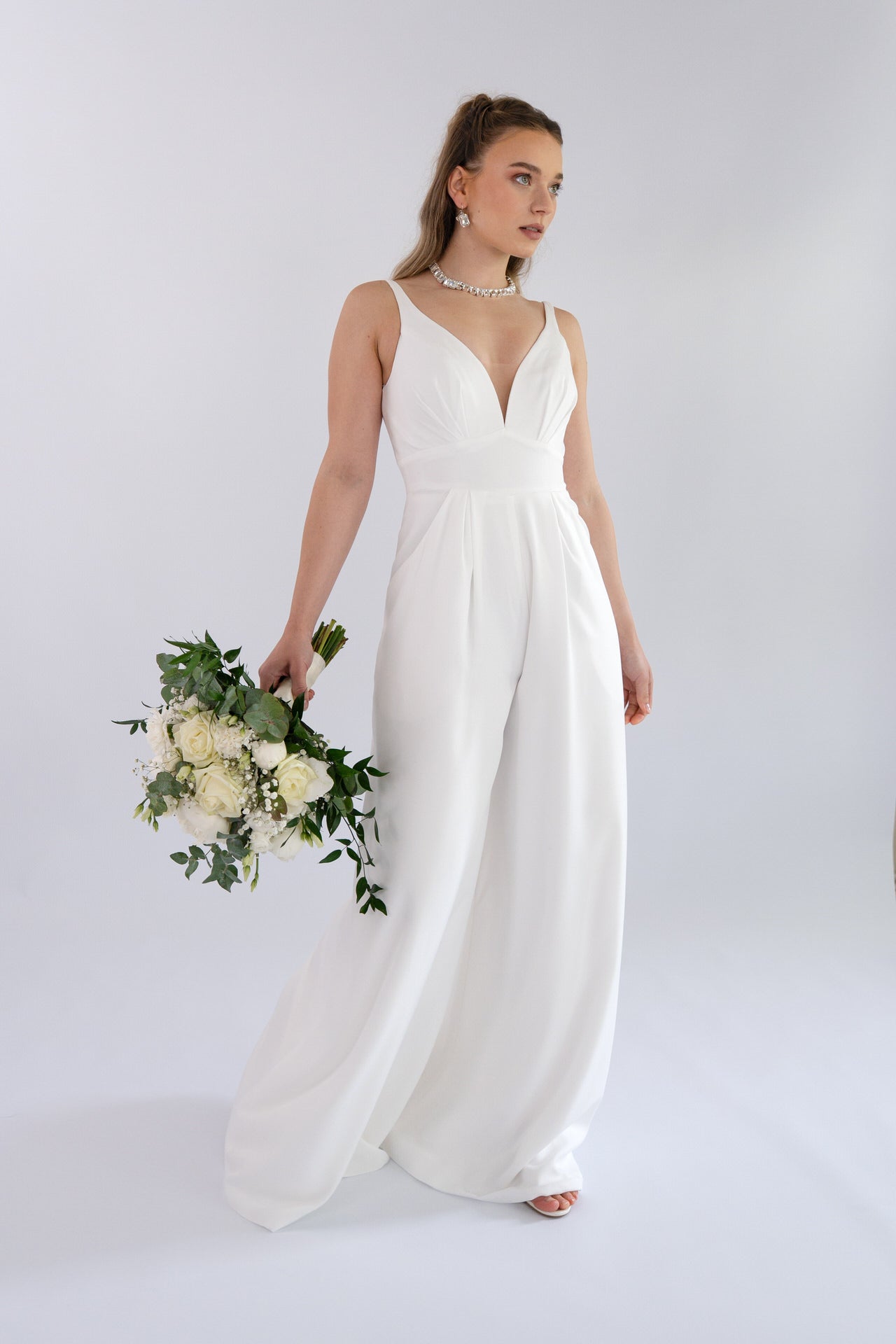 Jumpsuits - bridalicious Bridal Shops Bremen und Wiesbaden- Die neuesten Brautmoden Styles. Herzklopfen zum kleinen Preis!